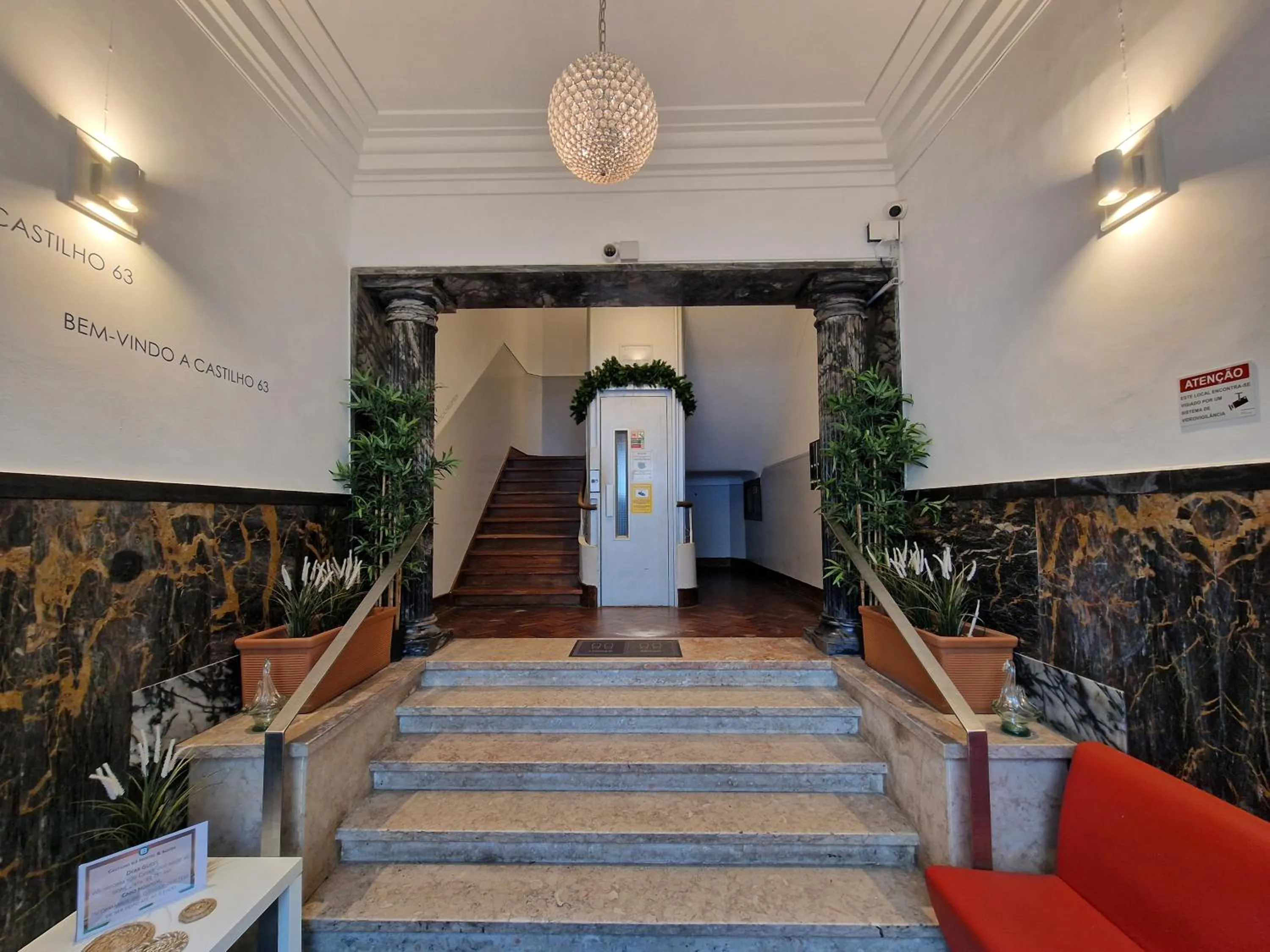 Lobby or reception in Castilho 63 Hostel & Suites