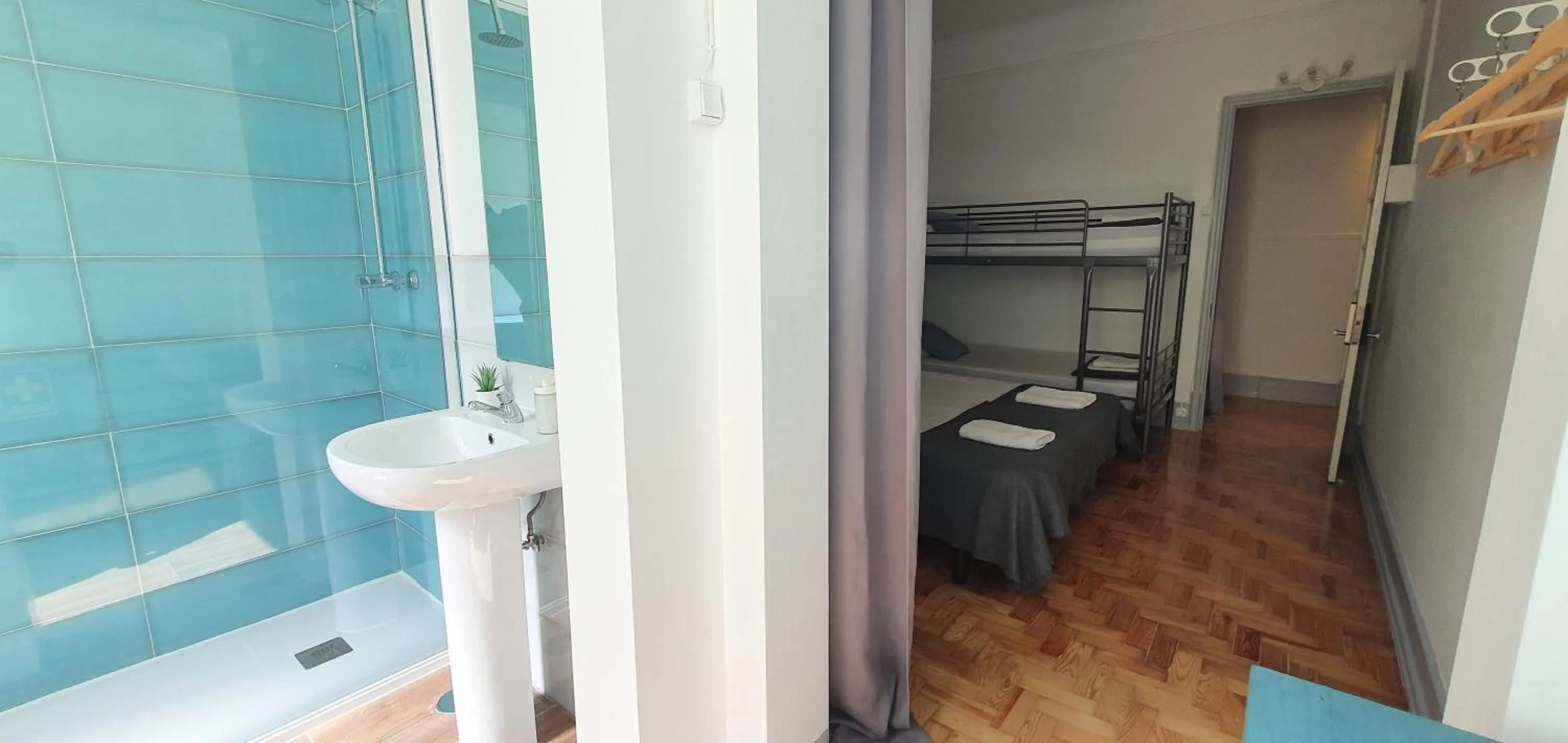 Bathroom, Bed in Castilho 63 Hostel & Suites