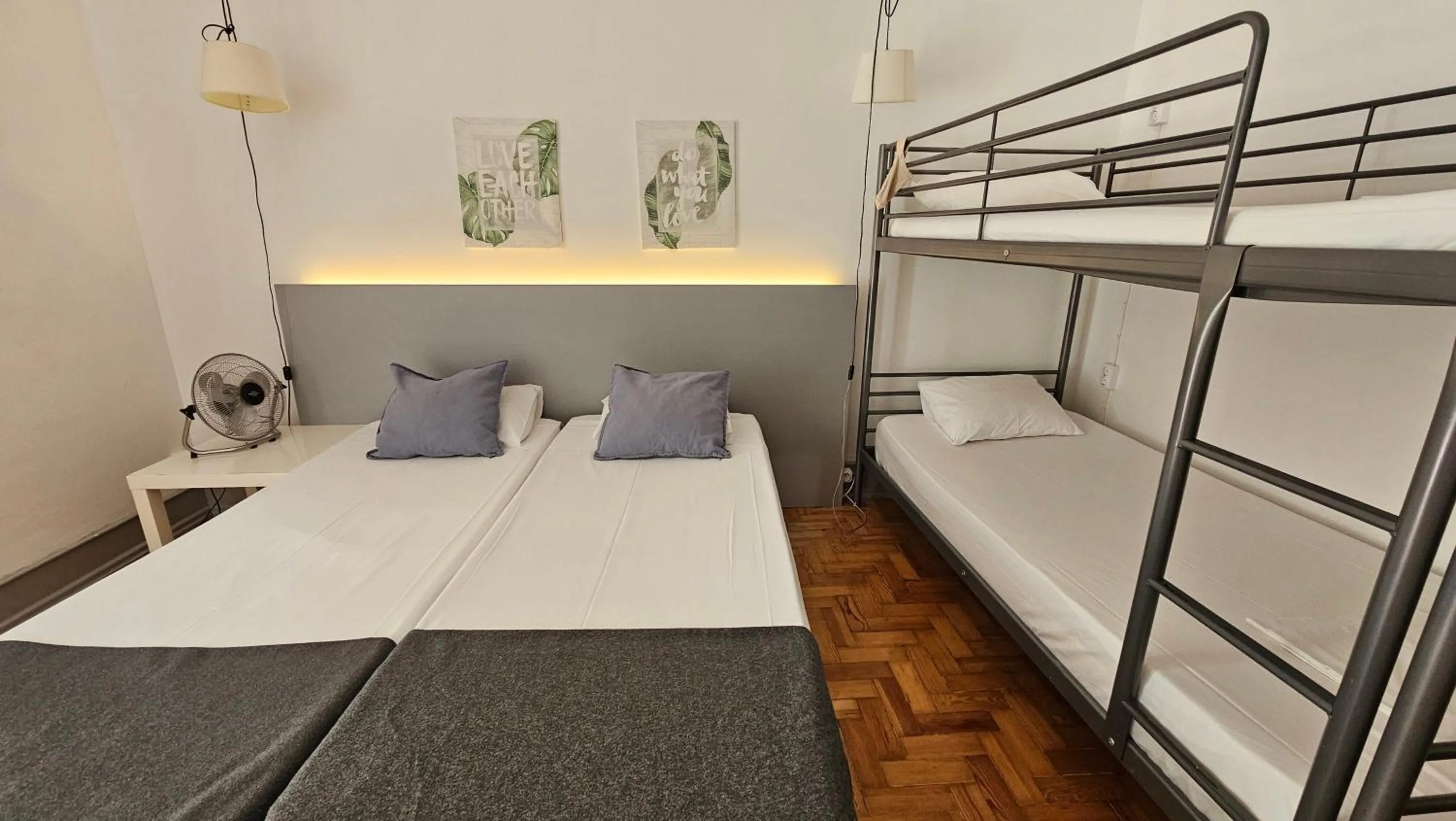 Bed in Castilho 63 Hostel & Suites