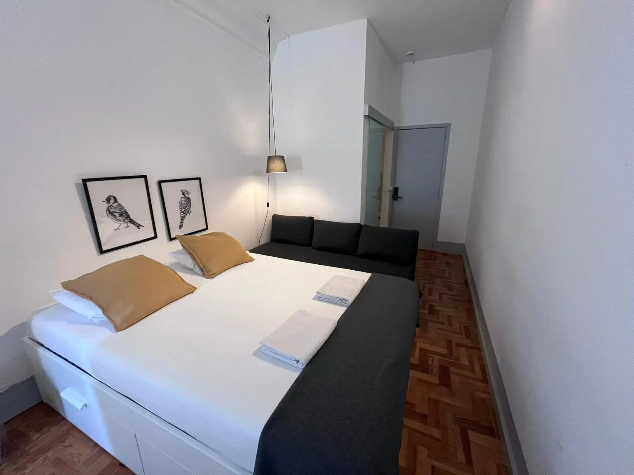 Double Room with Extra Bed in Castilho 63 Hostel & Suites Double Room with Extra Bed in Castilho 63 Hostel & Suites