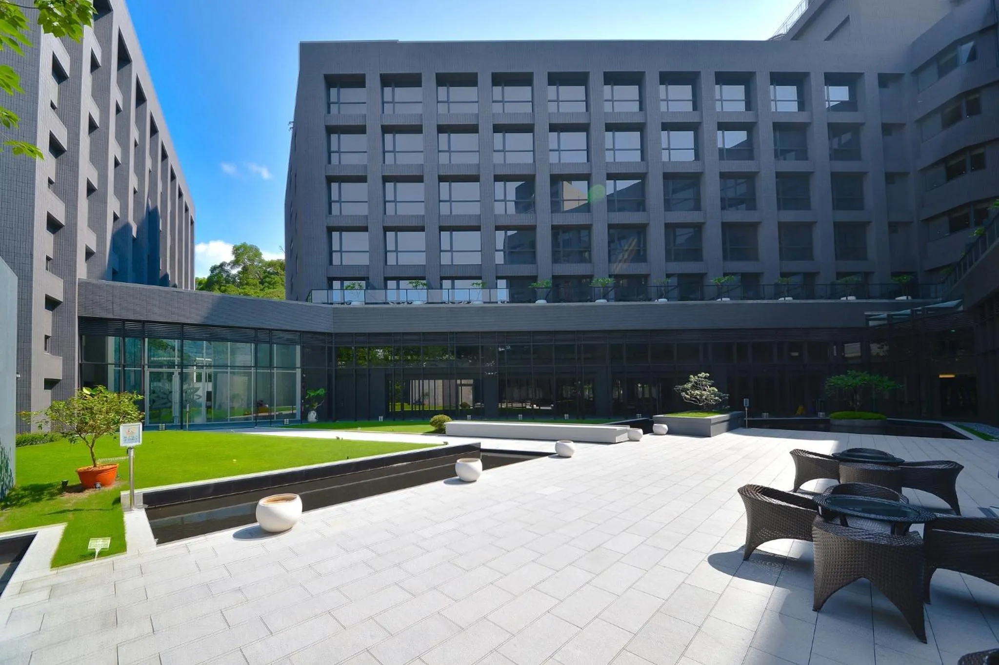 Patio in Platinum Hotel