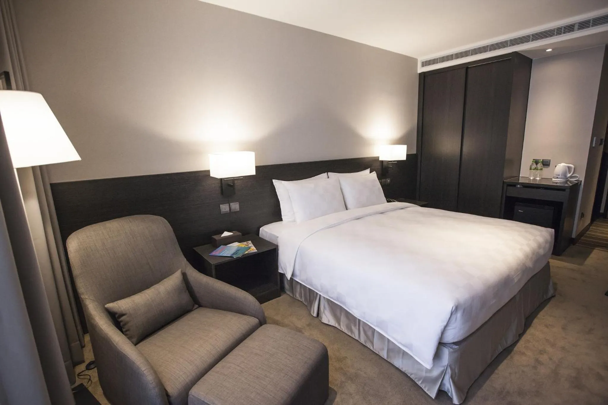 Bed in Platinum Hotel