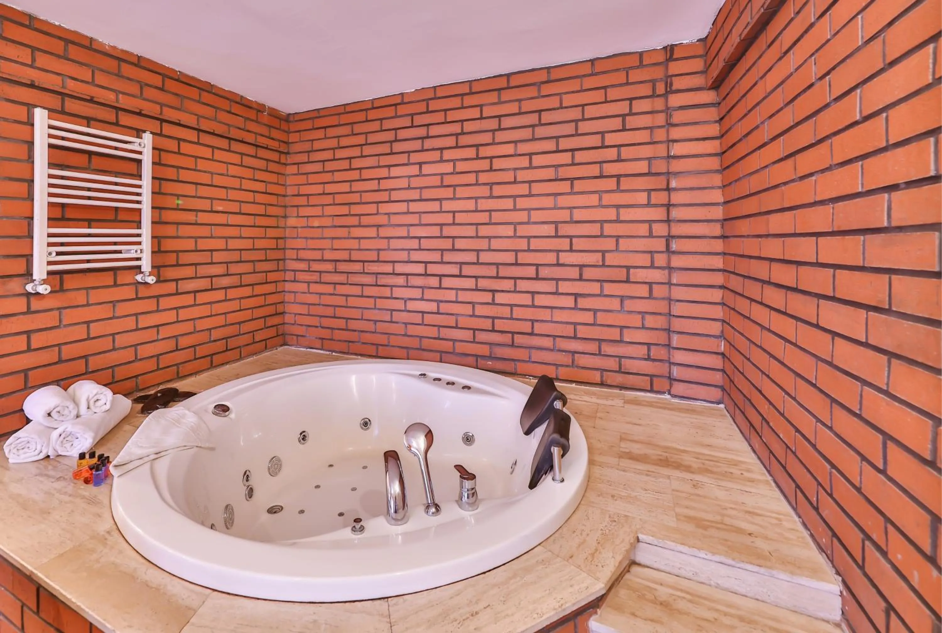 Hot Tub in Agva Teras Garden Hotel & Bungalow