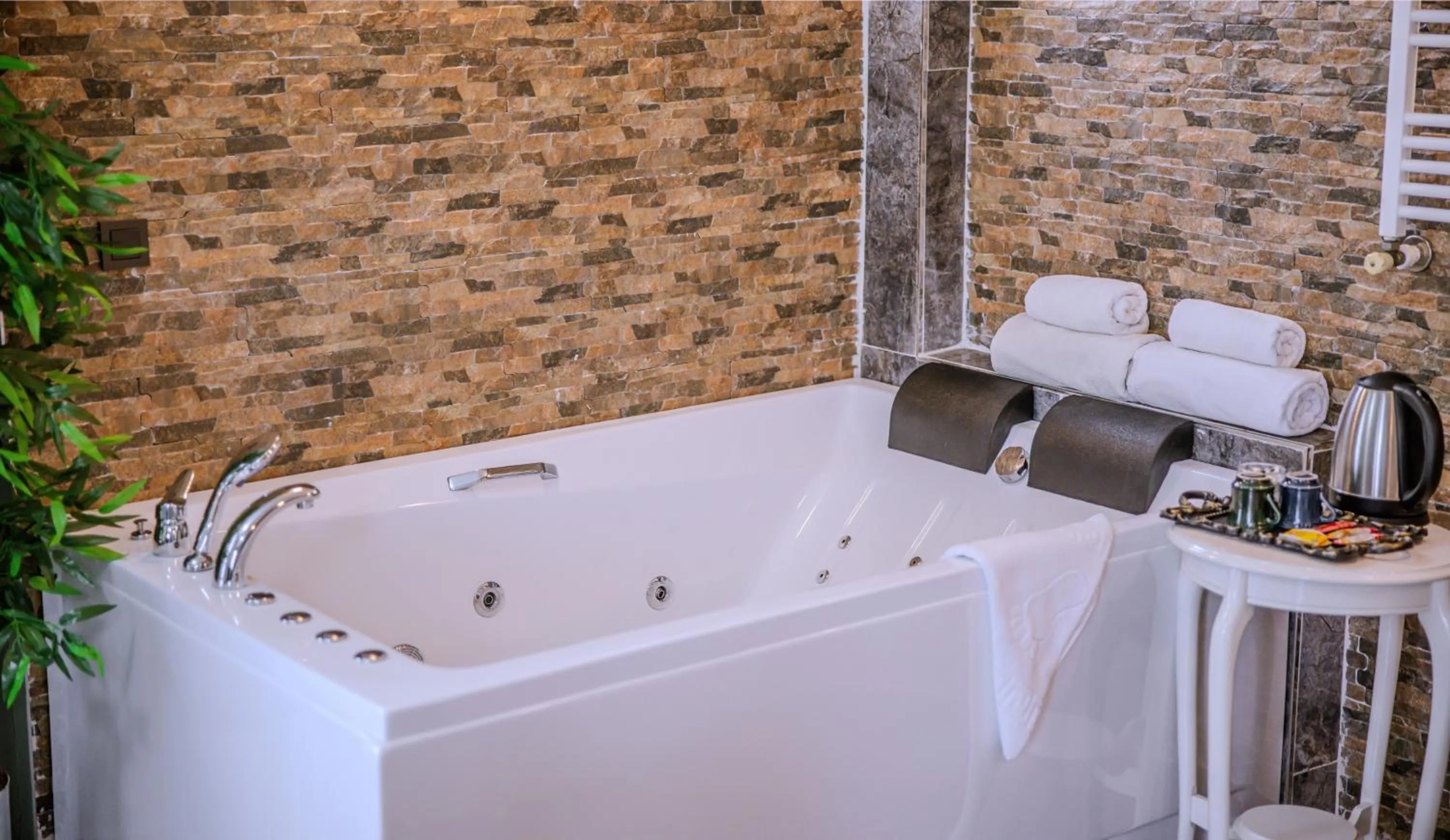 Hot Tub in Agva Teras Garden Hotel & Bungalow