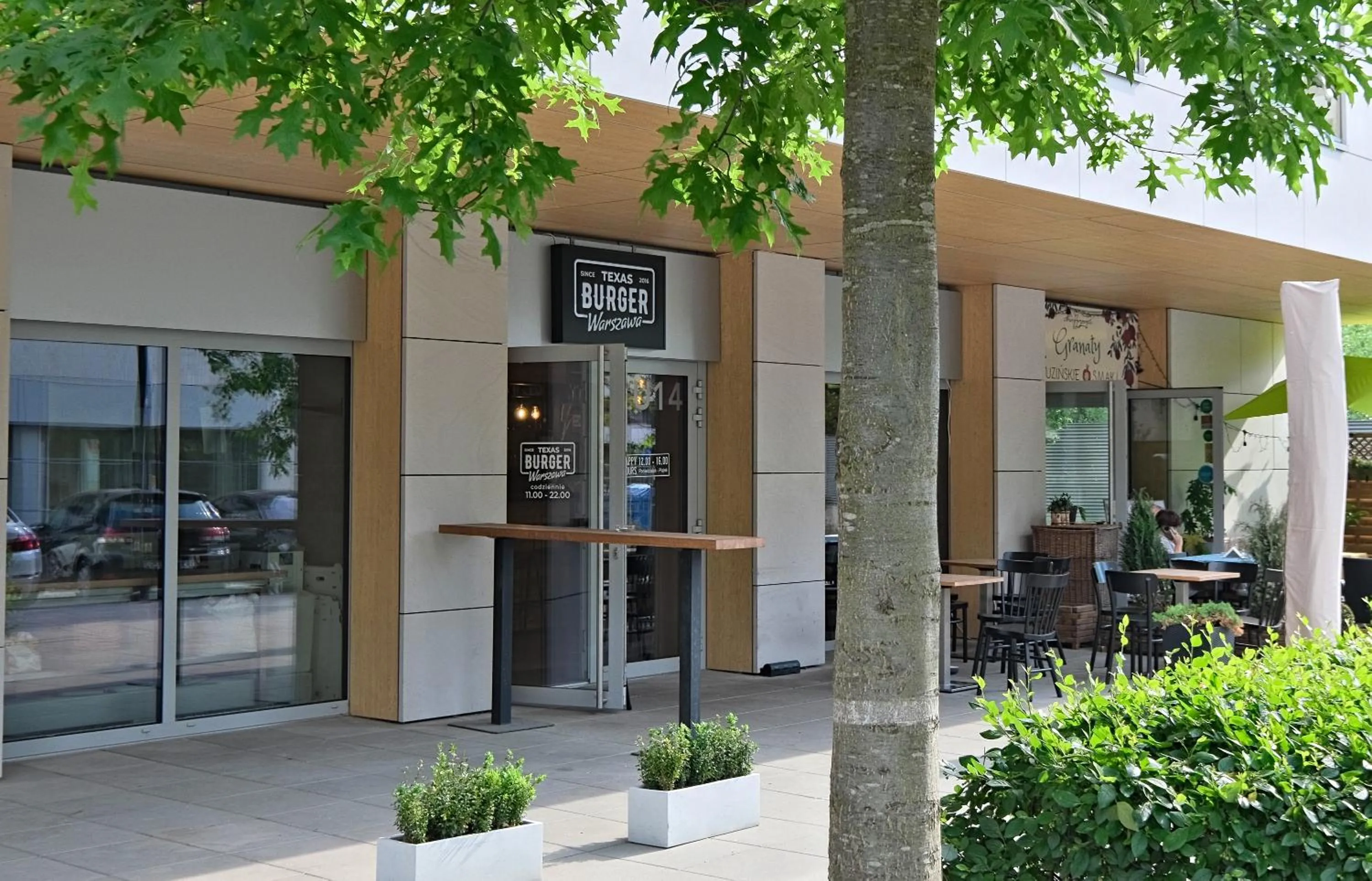 Restaurant/places to eat in GO Apartments - ApartHotel