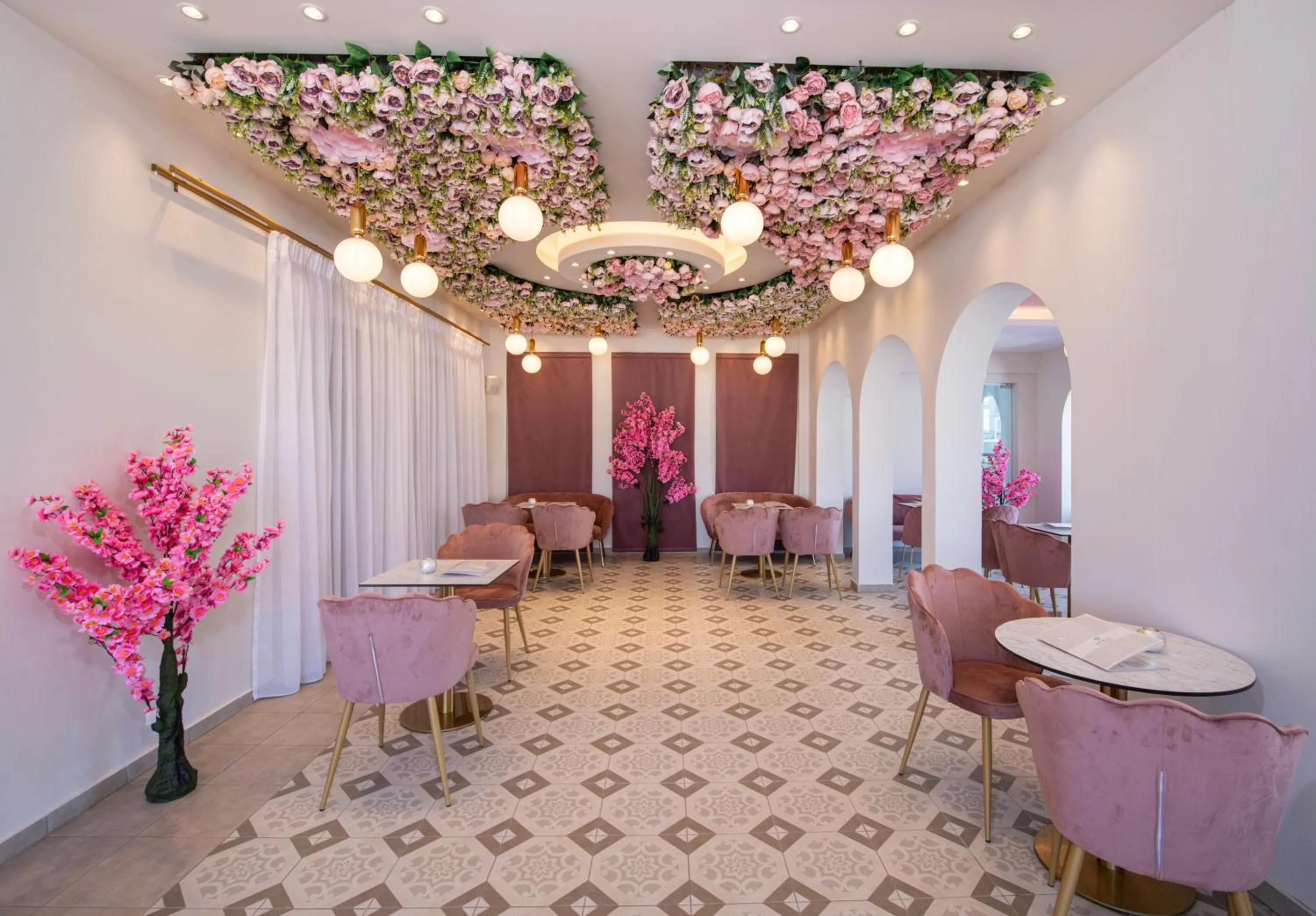 Lounge or bar in Anemos Luxury Grand Resort