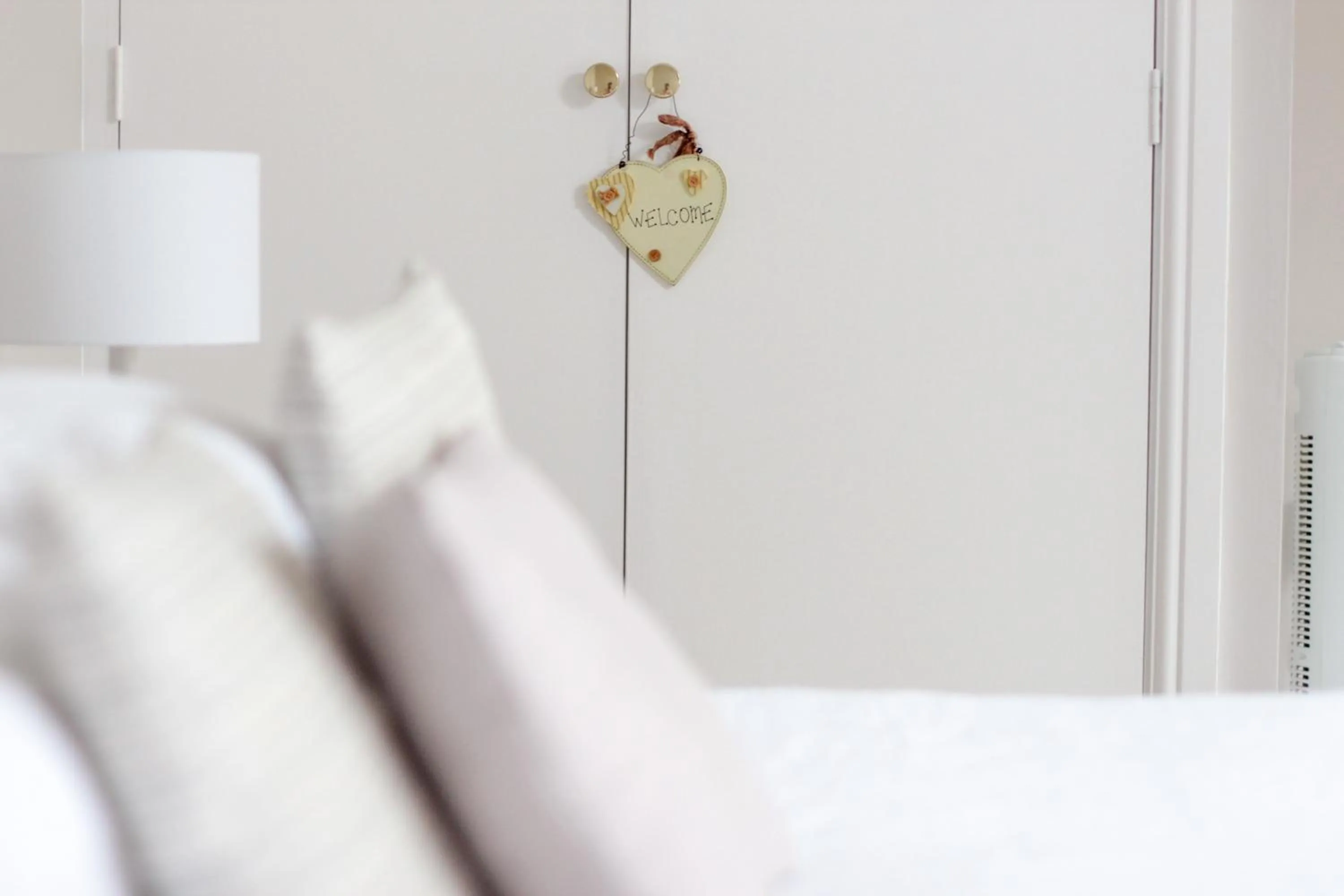 Decorative detail, Bed in The Five Dials Inn