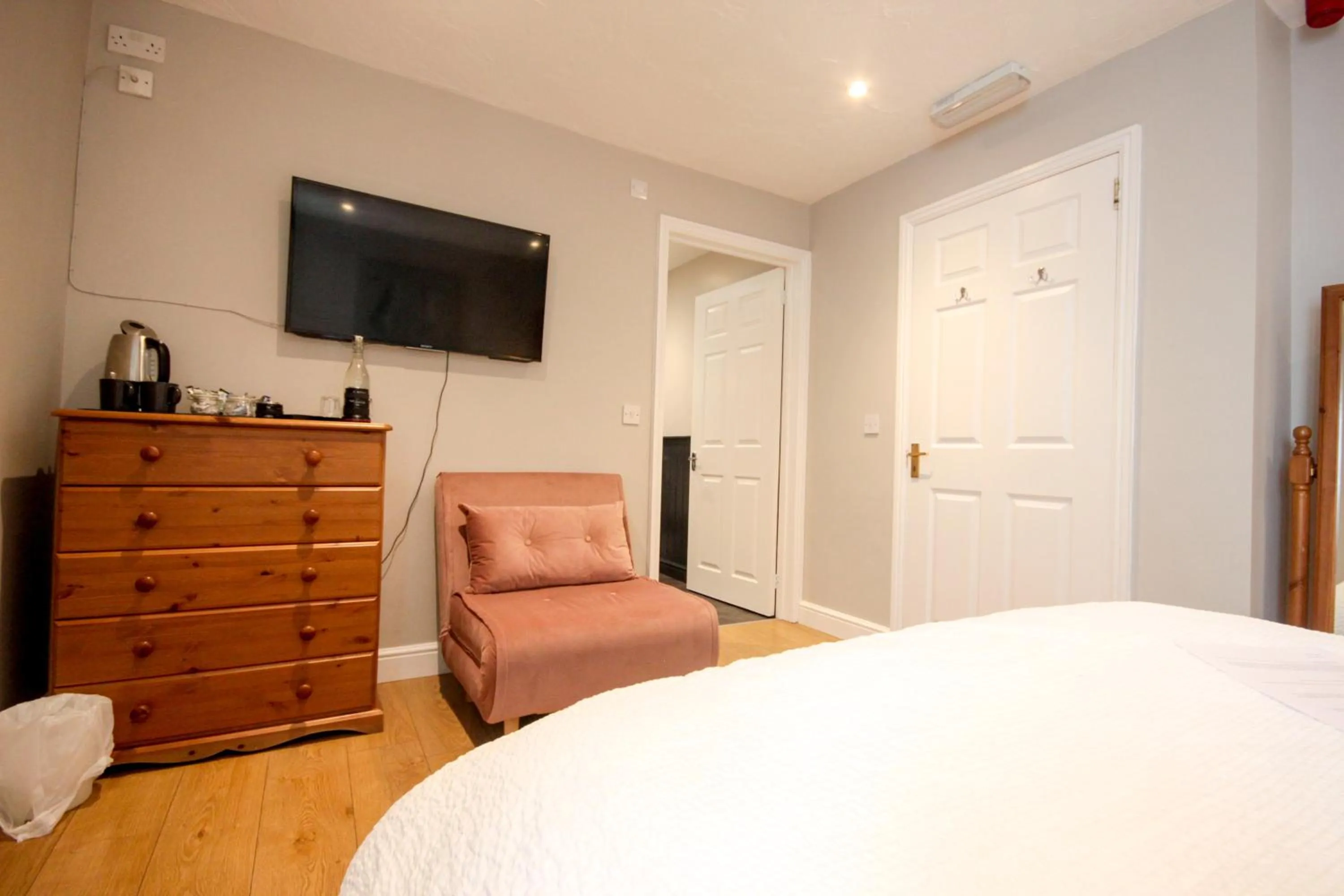 TV and multimedia, Bed in The Five Dials Inn
