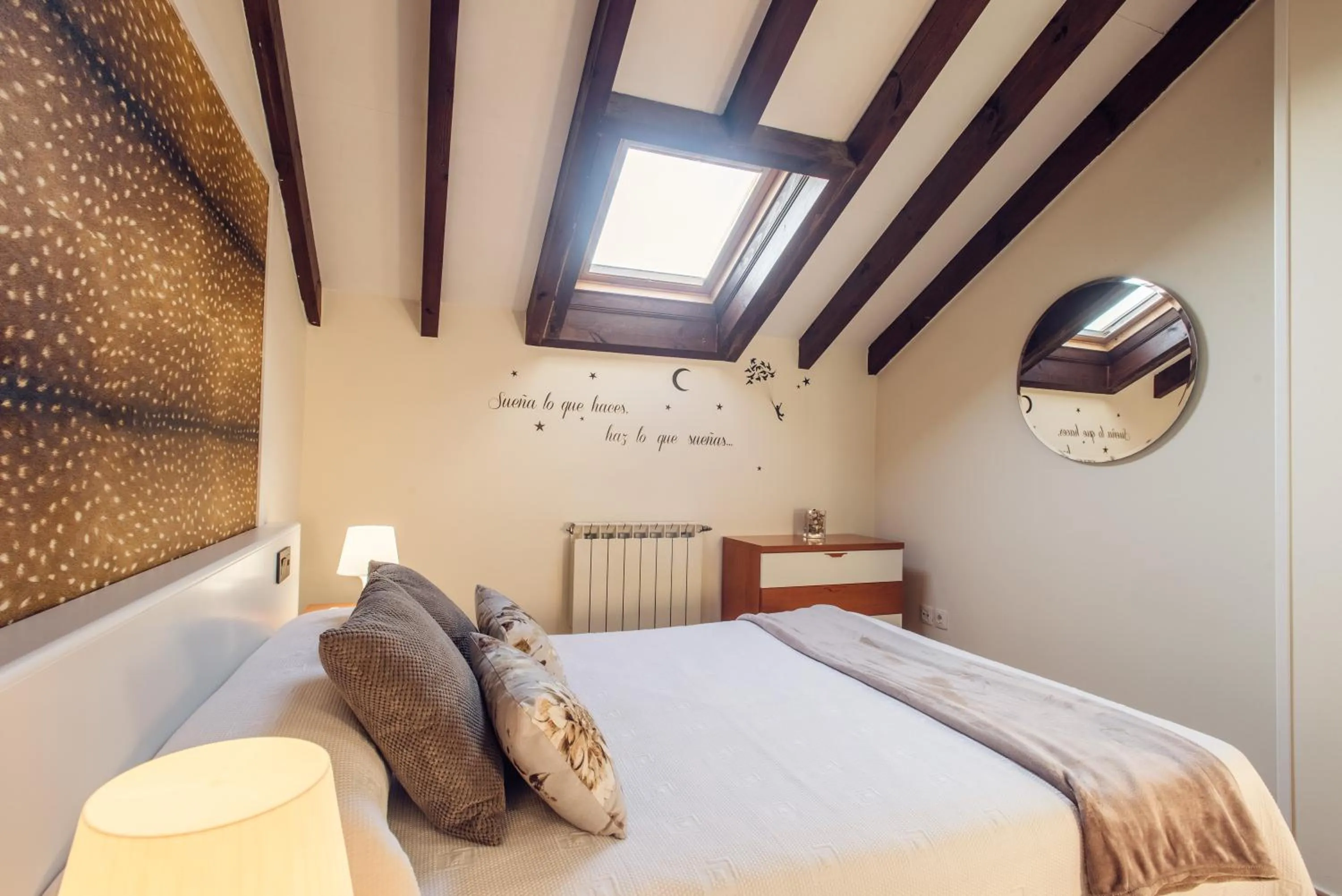 Bedroom, Bed in Apartamentos River Santander