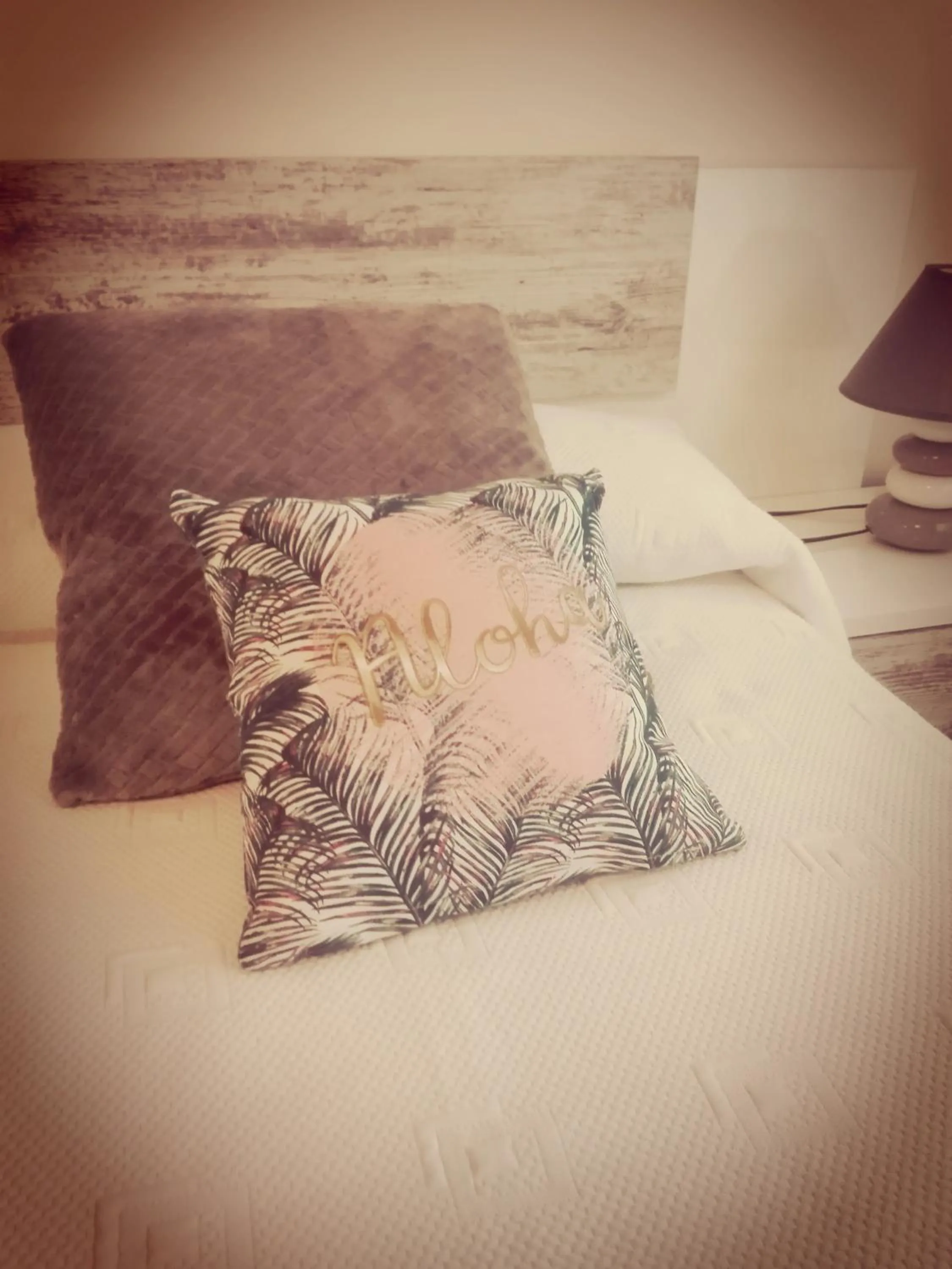 Decorative detail, Bed in Apartamentos River Santander