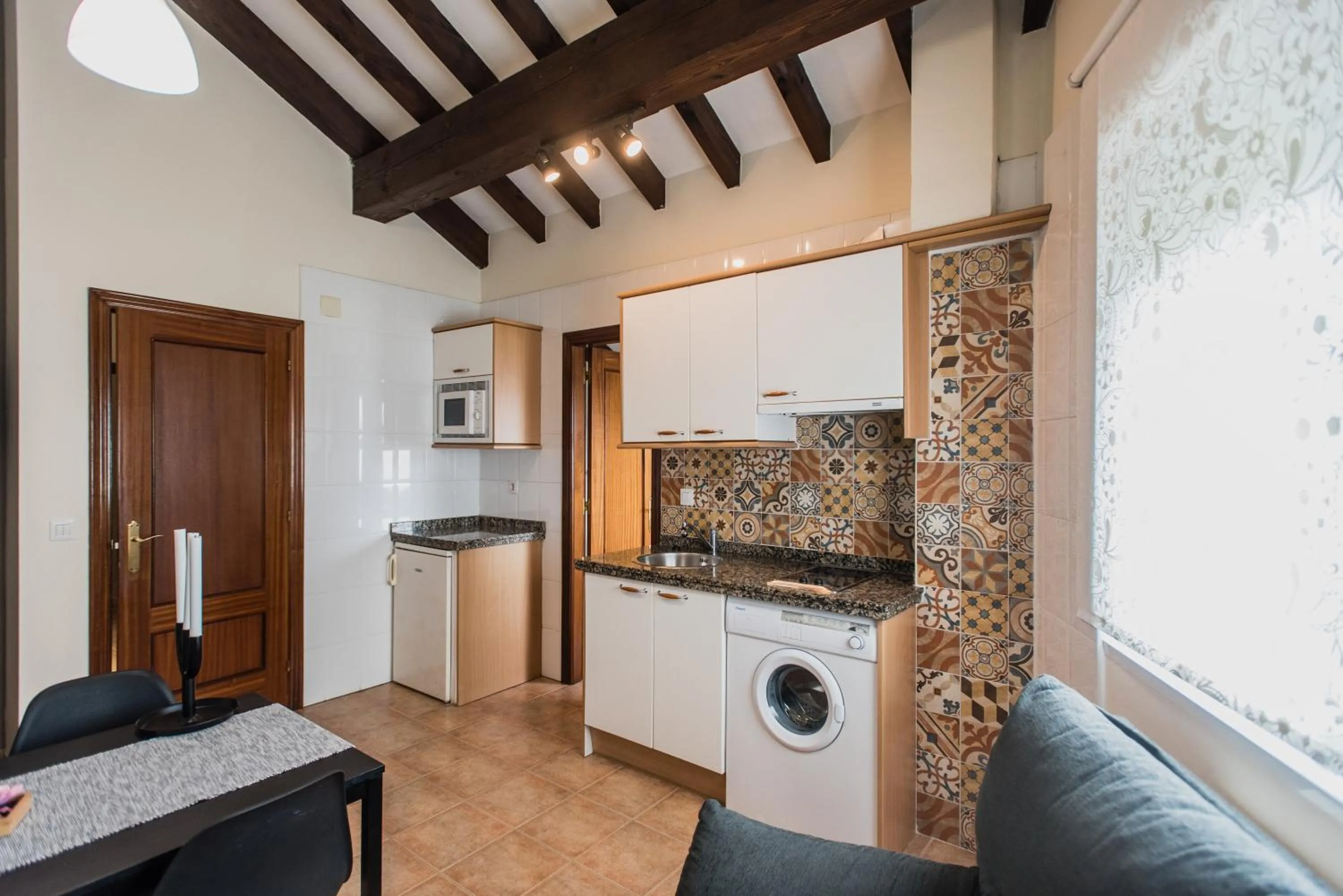 Dining area in Apartamentos River Santander