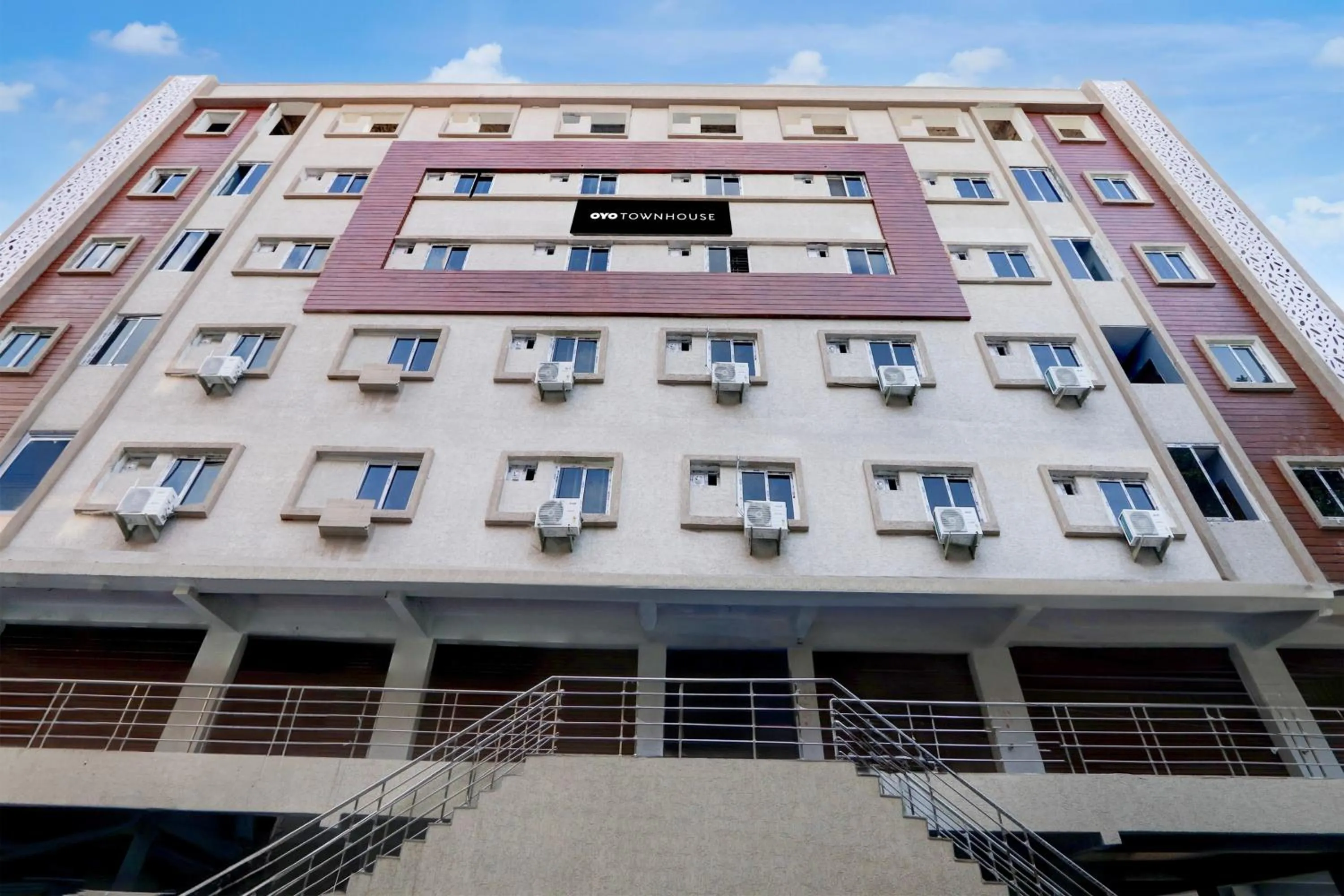 Facade/entrance in Super Townhouse Kukatpally Formerly SV Royal