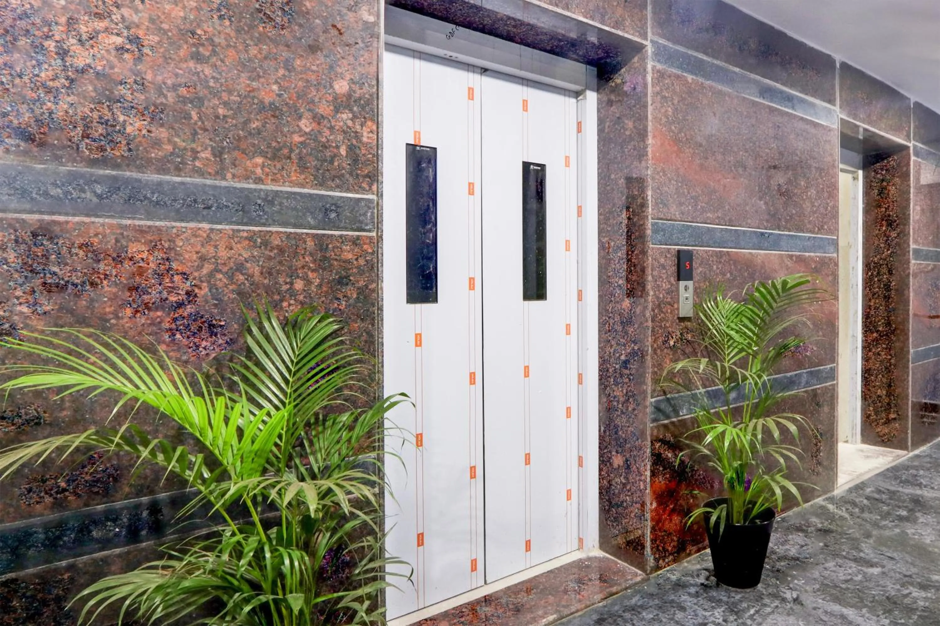 Lobby or reception in Super Townhouse Kukatpally Formerly SV Royal