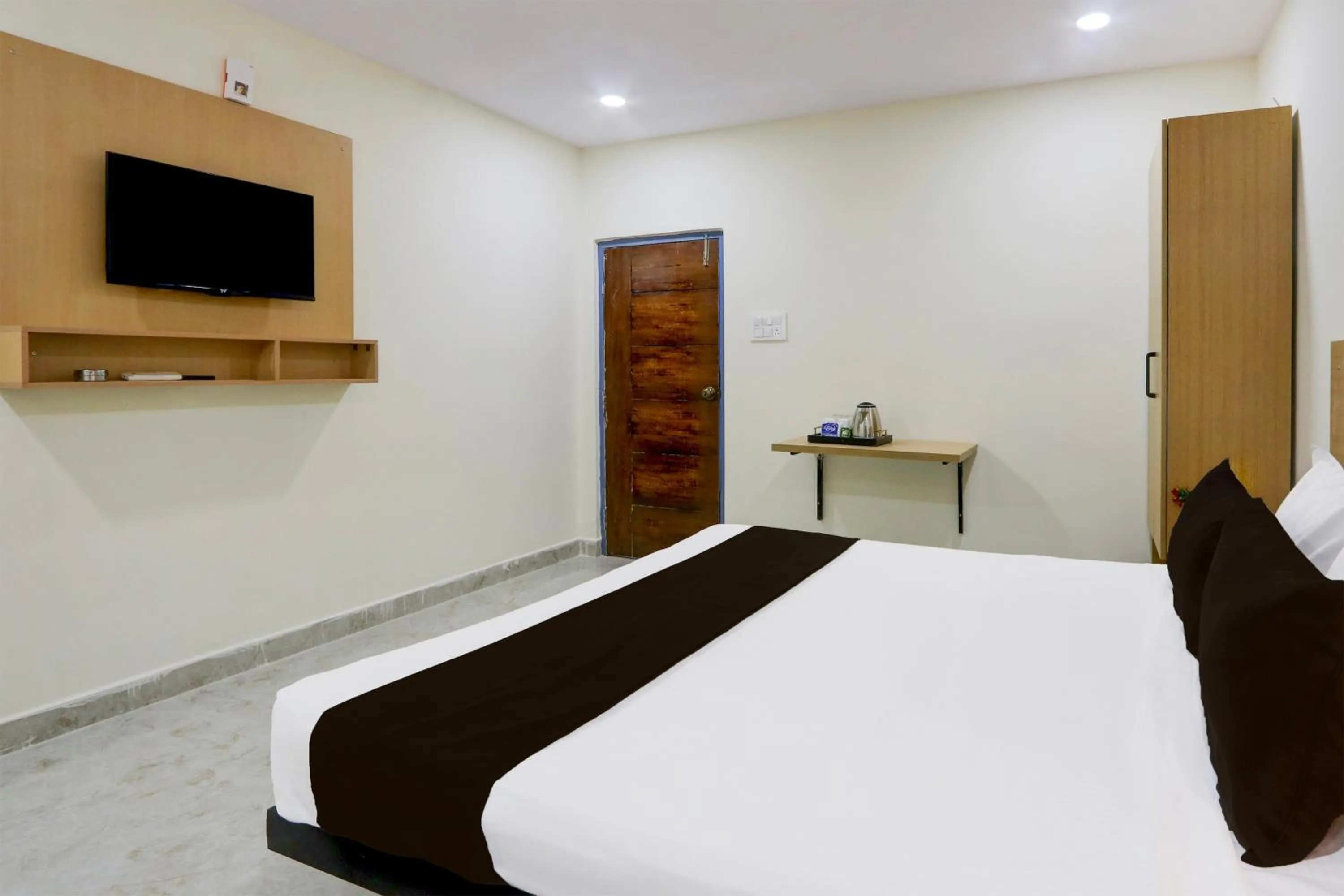 Bedroom in Super Townhouse Kukatpally Formerly SV Royal