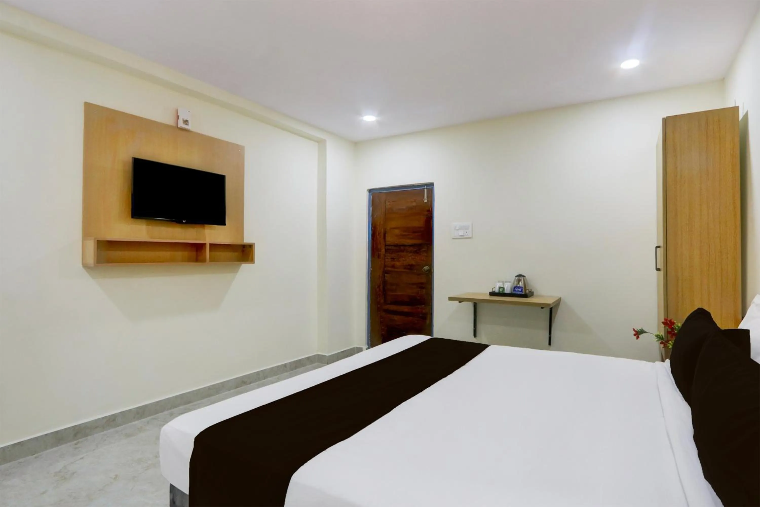 Bedroom in Super Townhouse Kukatpally Formerly SV Royal