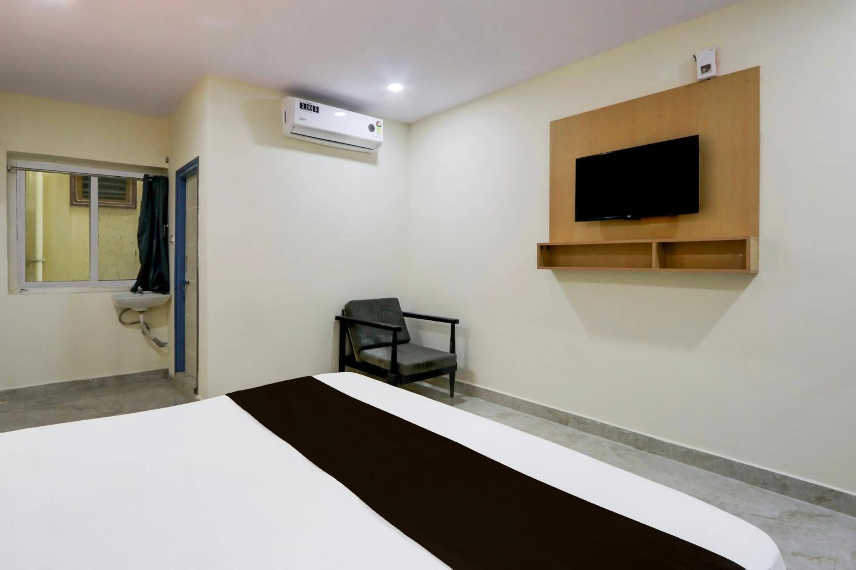 Bedroom in Super Townhouse Kukatpally Formerly SV Royal