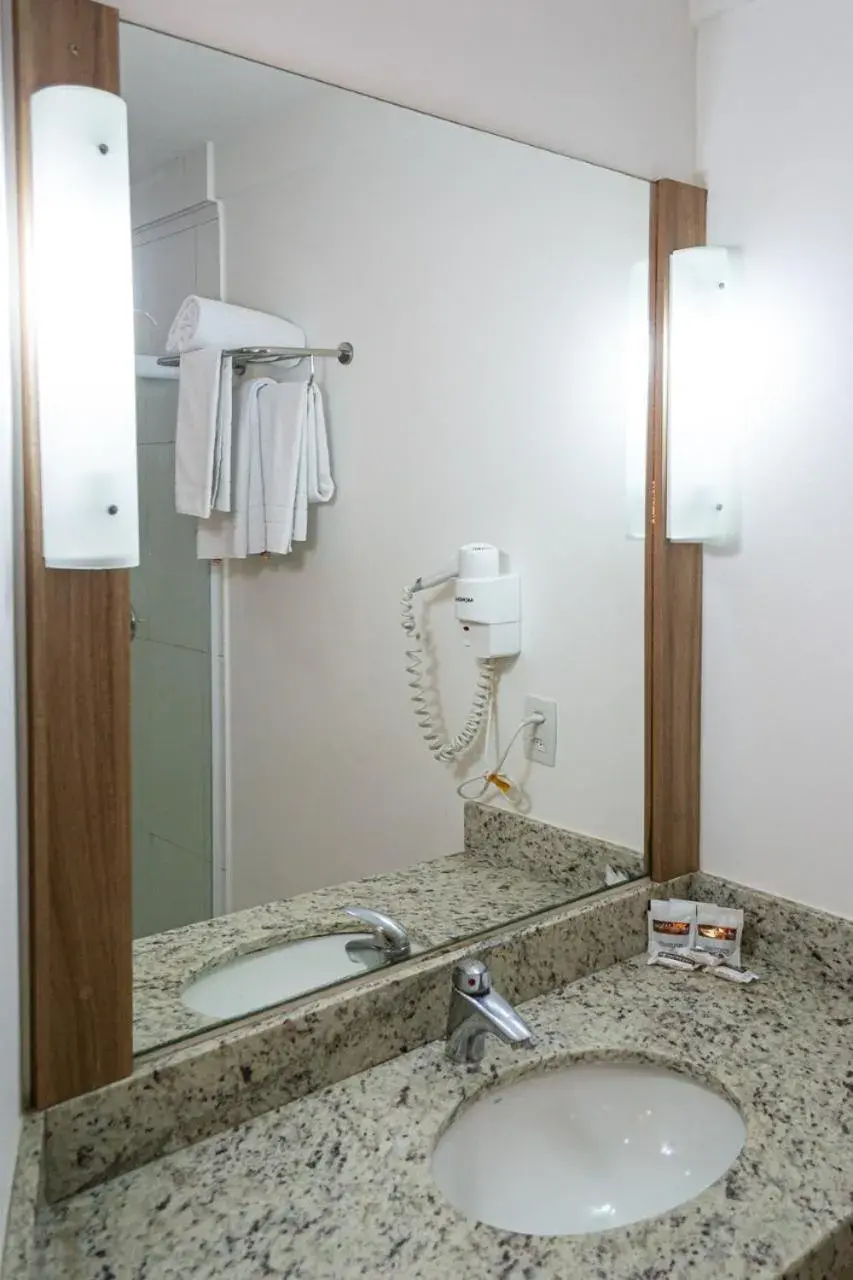 Room with Double Bed in Hotel Malibu Inn Campinas Room with Double Bed in Hotel Malibu Inn Campinas