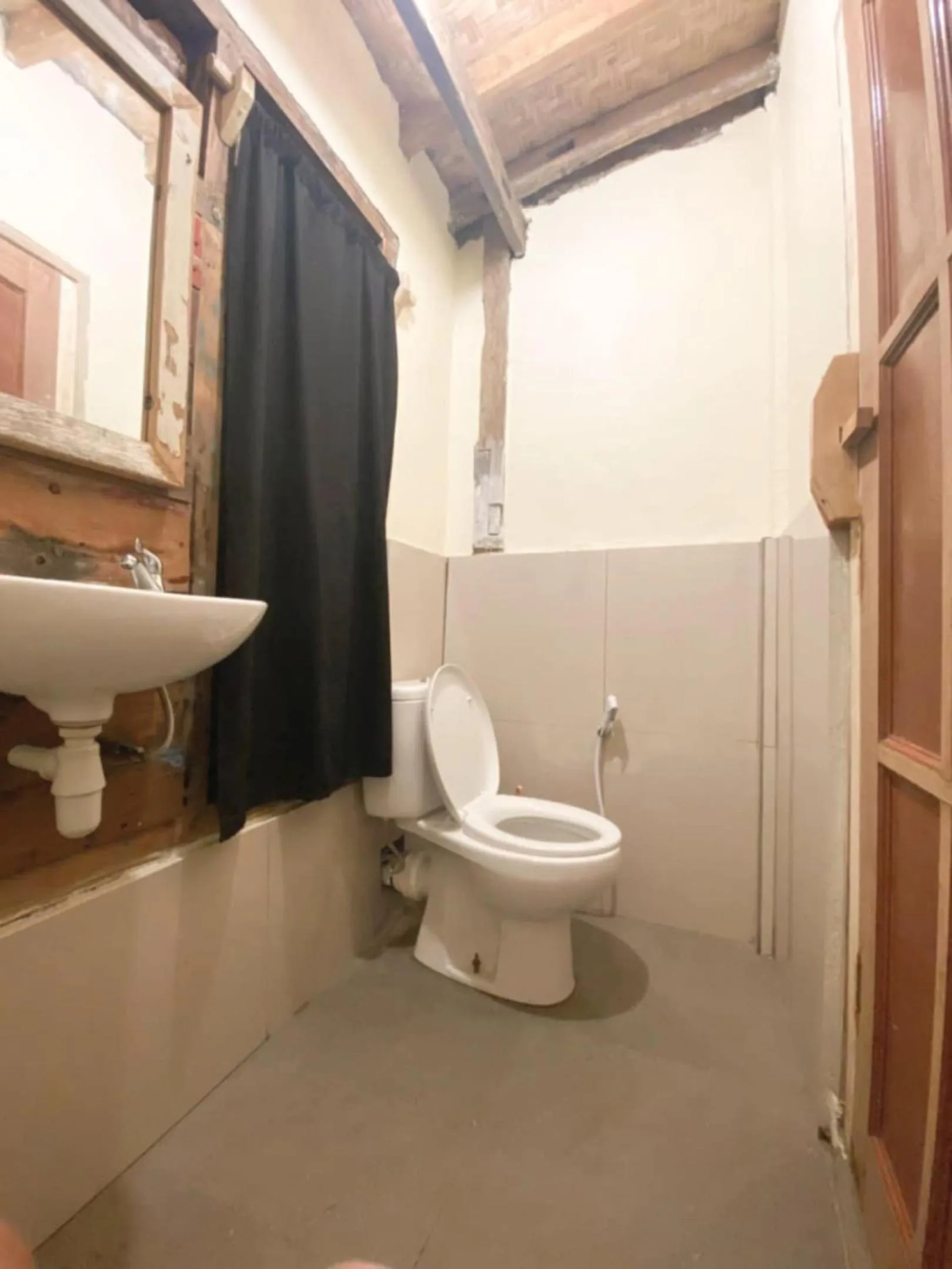 Toilet in Gili La Boheme