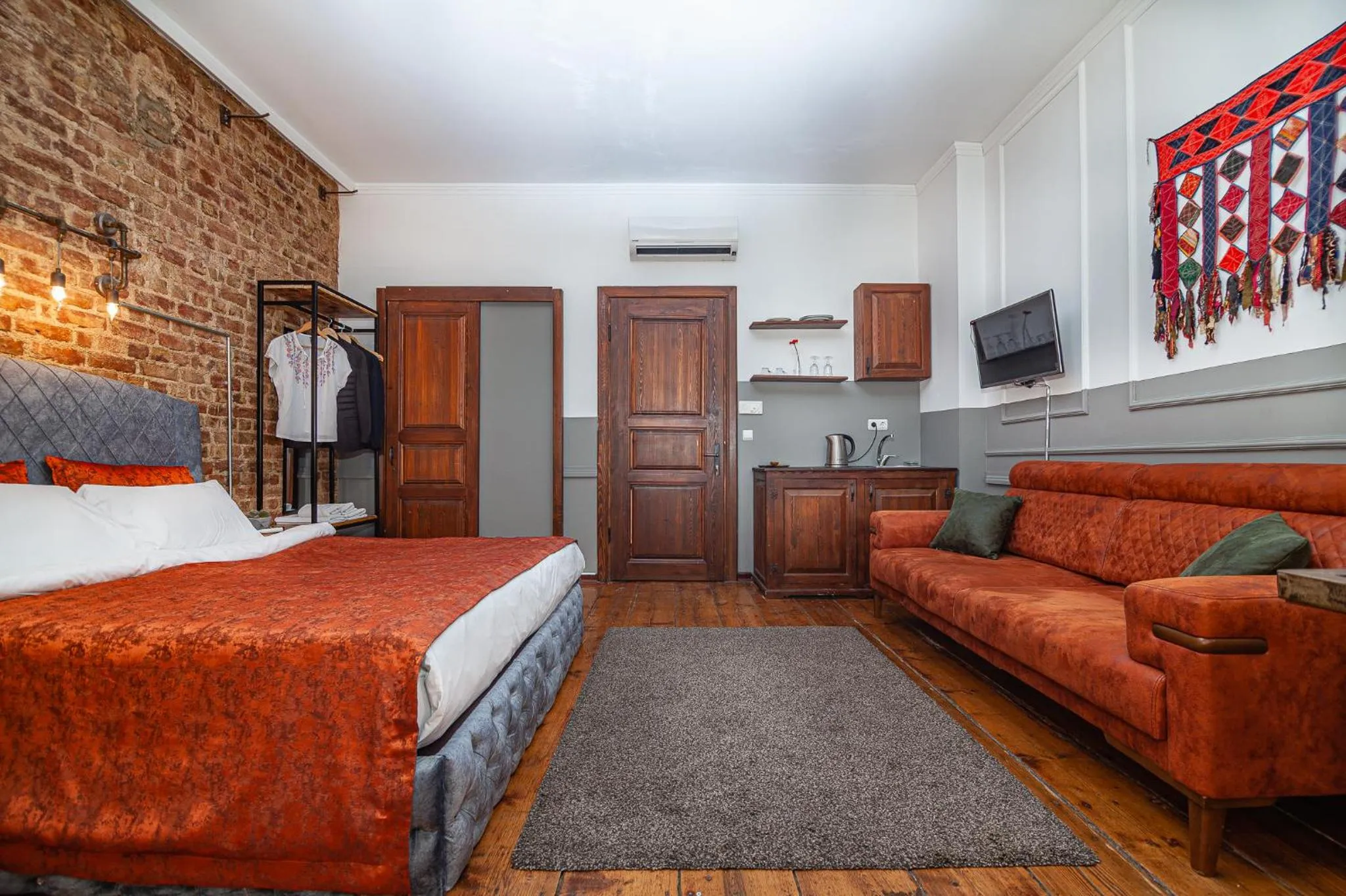 Bed in Historic Galata