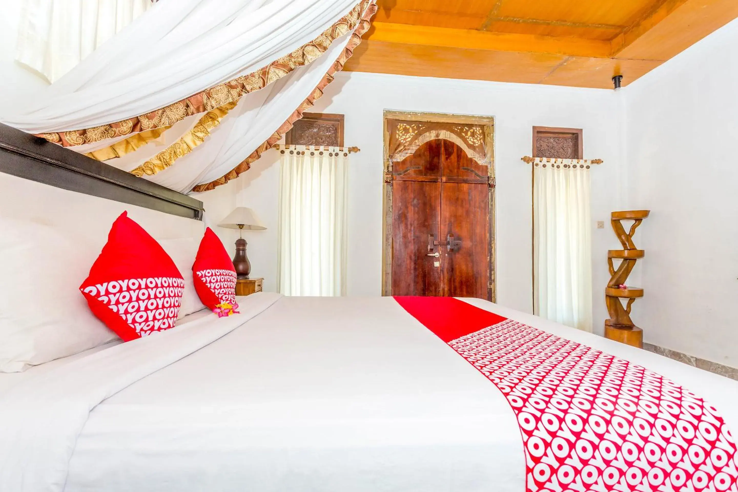 Double Room with Pool View in Gusung Indah Bungalow Gili Air Double Room with Pool View in Gusung Indah Bungalow Gili Air