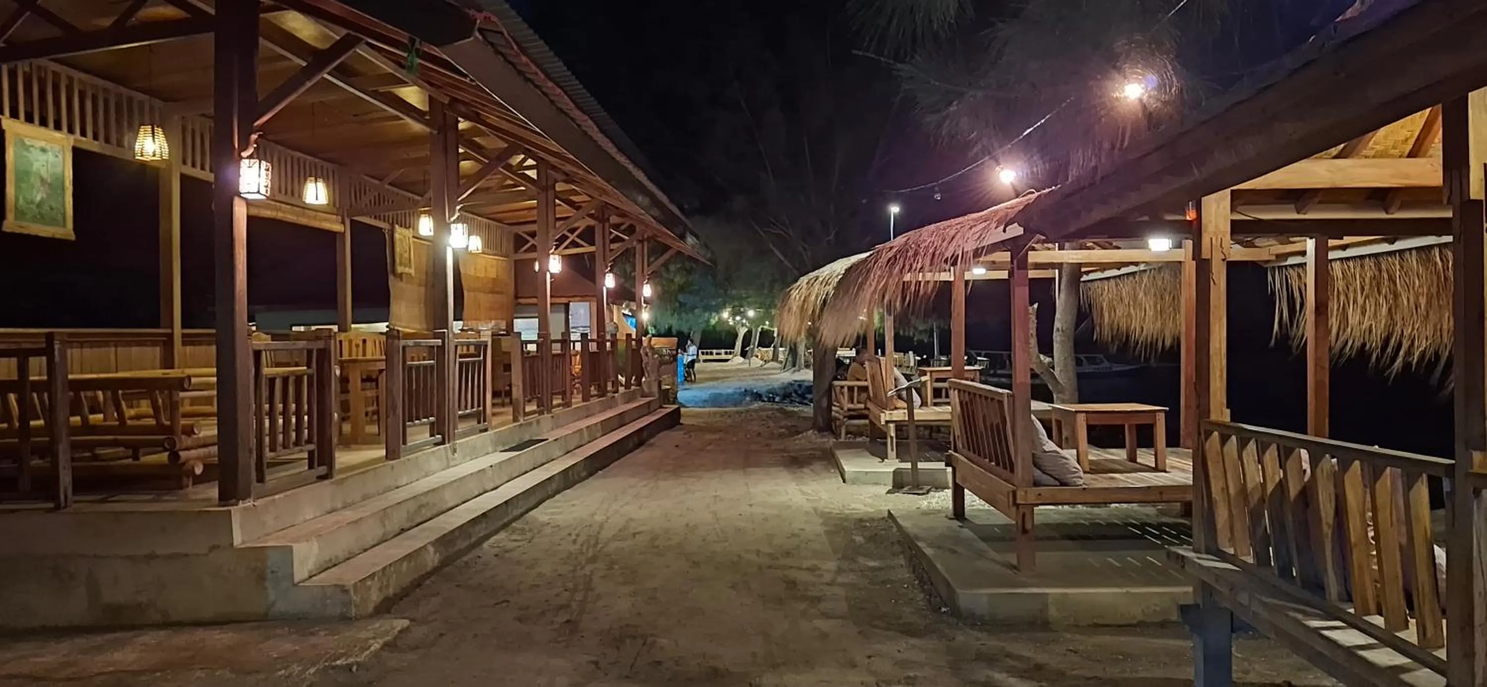 Night in Gusung Indah Bungalow Gili Air