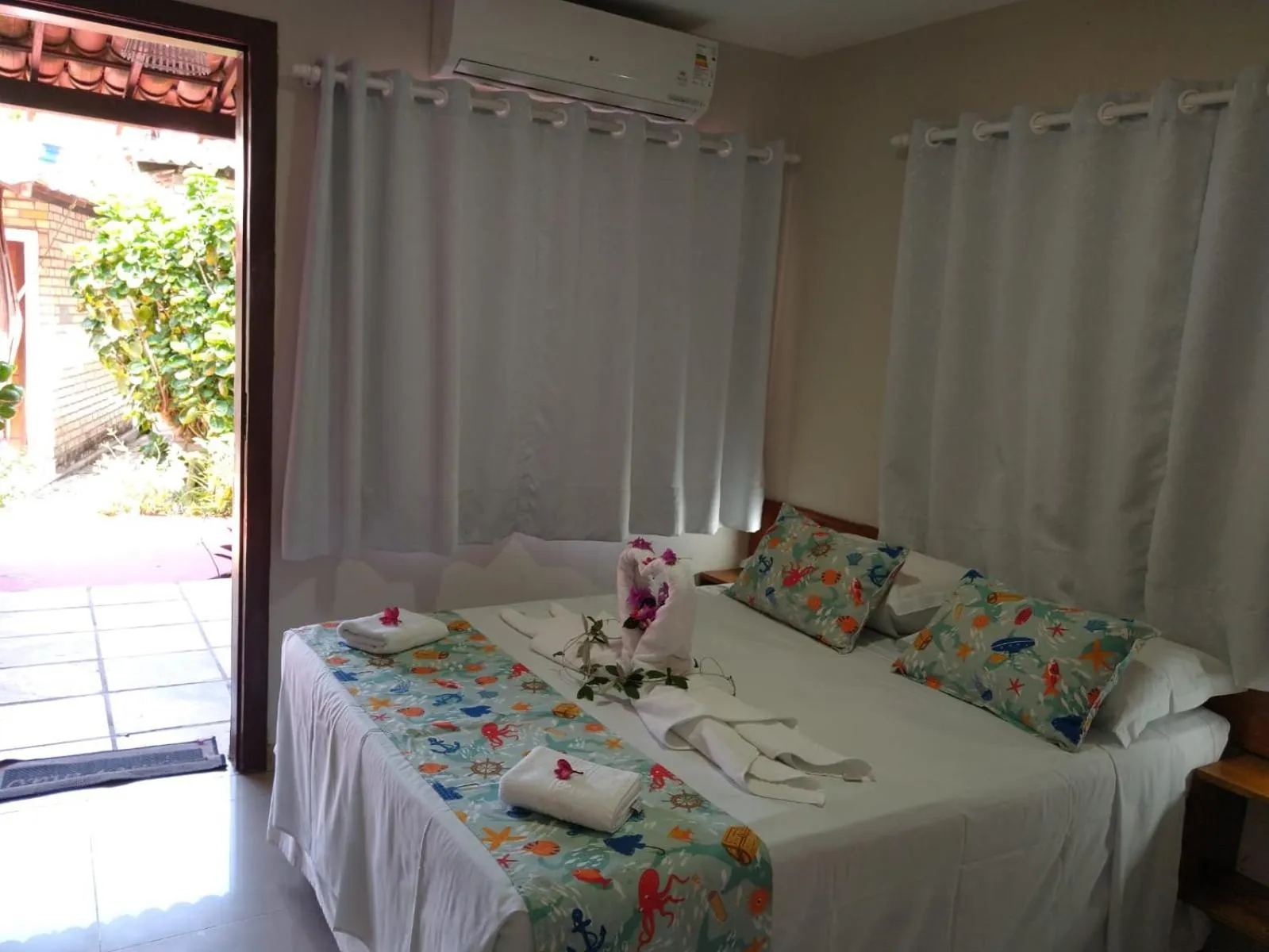Photo of the whole room, Bed in Pousada Mar Mai