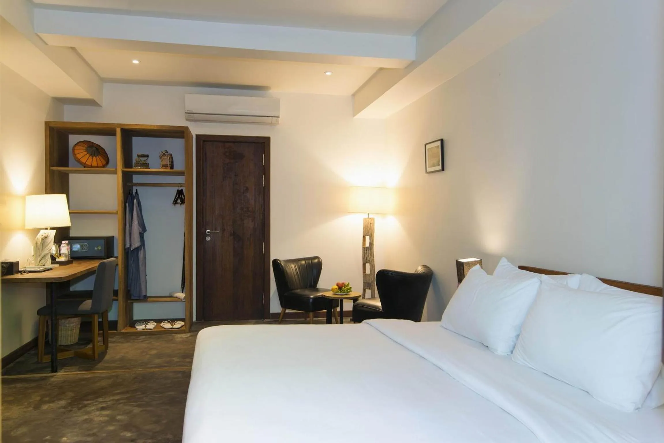 Photo of the whole room, Bed in Enkosa 4-Bedroom Wooden Luxury House