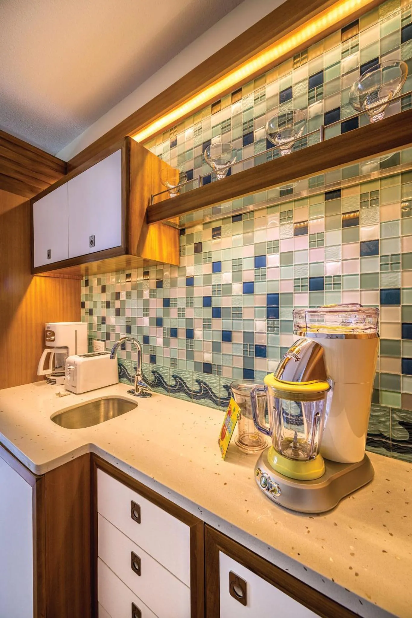 Kitchen or kitchenette in Margaritaville Vacation Club - St Thomas