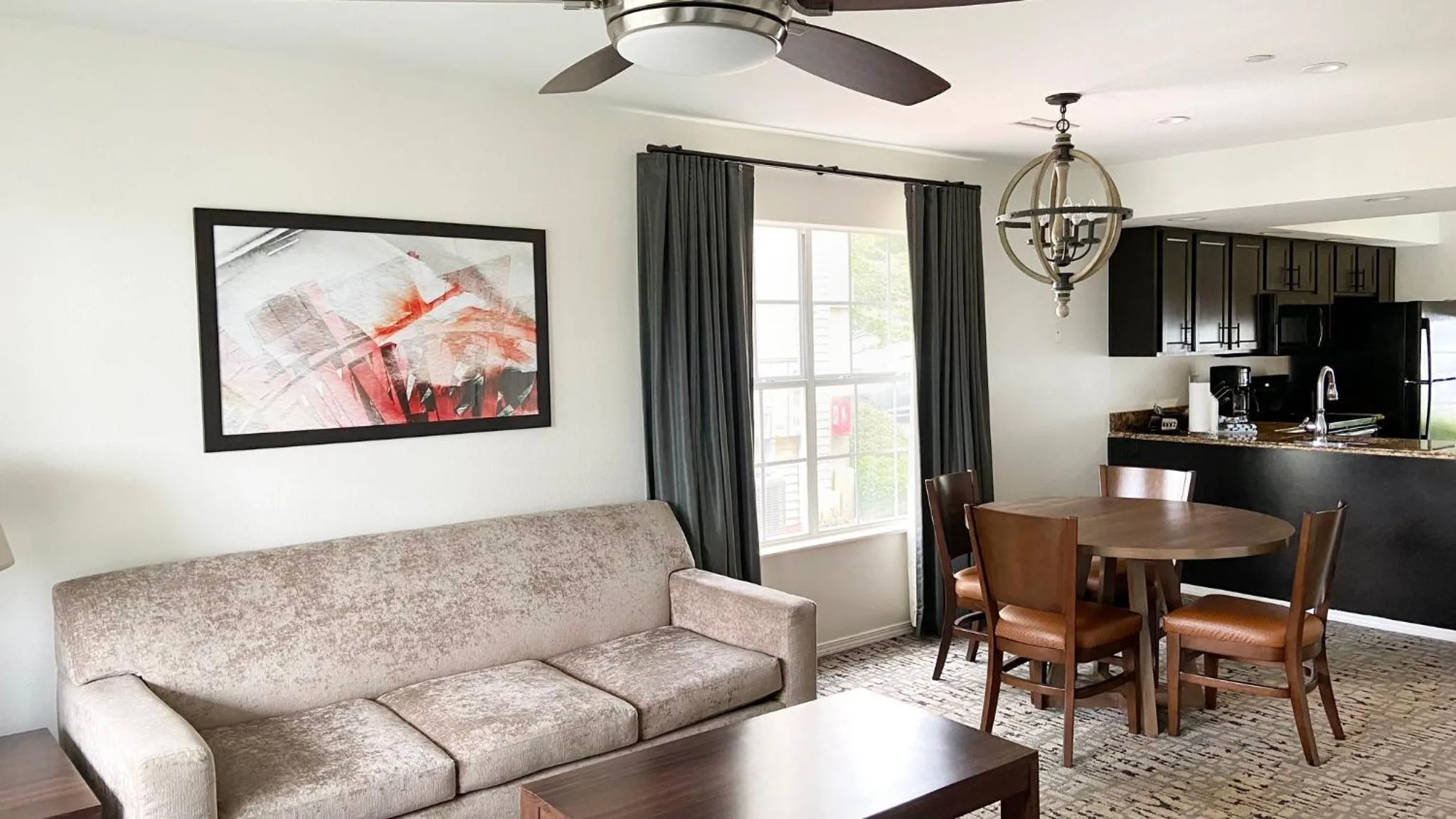 Living room in Club Wyndham Branson at The Falls