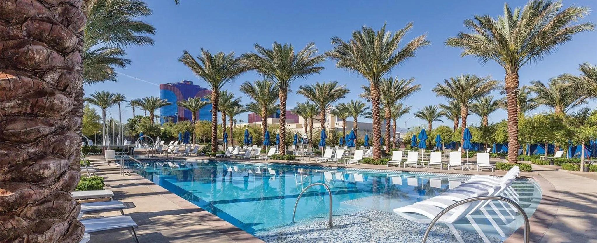 Swimming pool in Club Wyndham Desert Blue