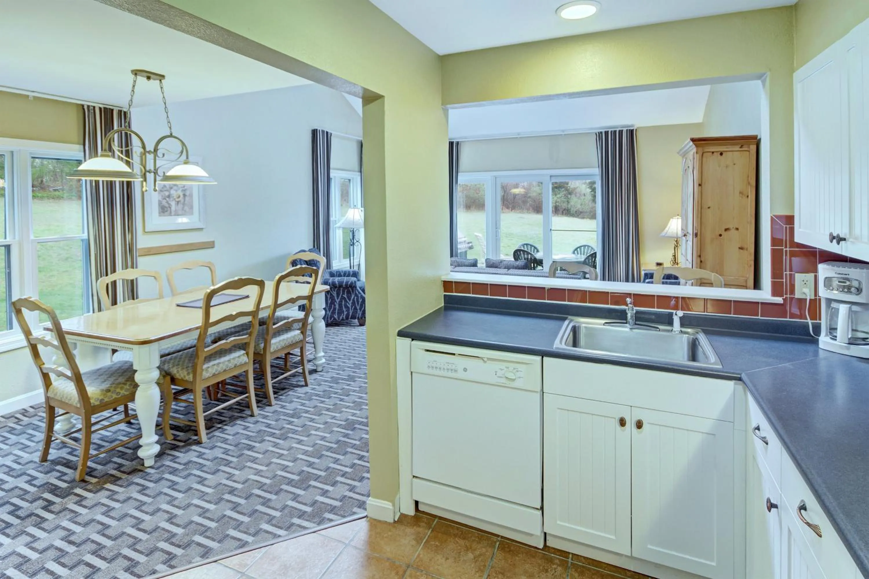 Kitchen or kitchenette in Club Wyndham Newport Overlook