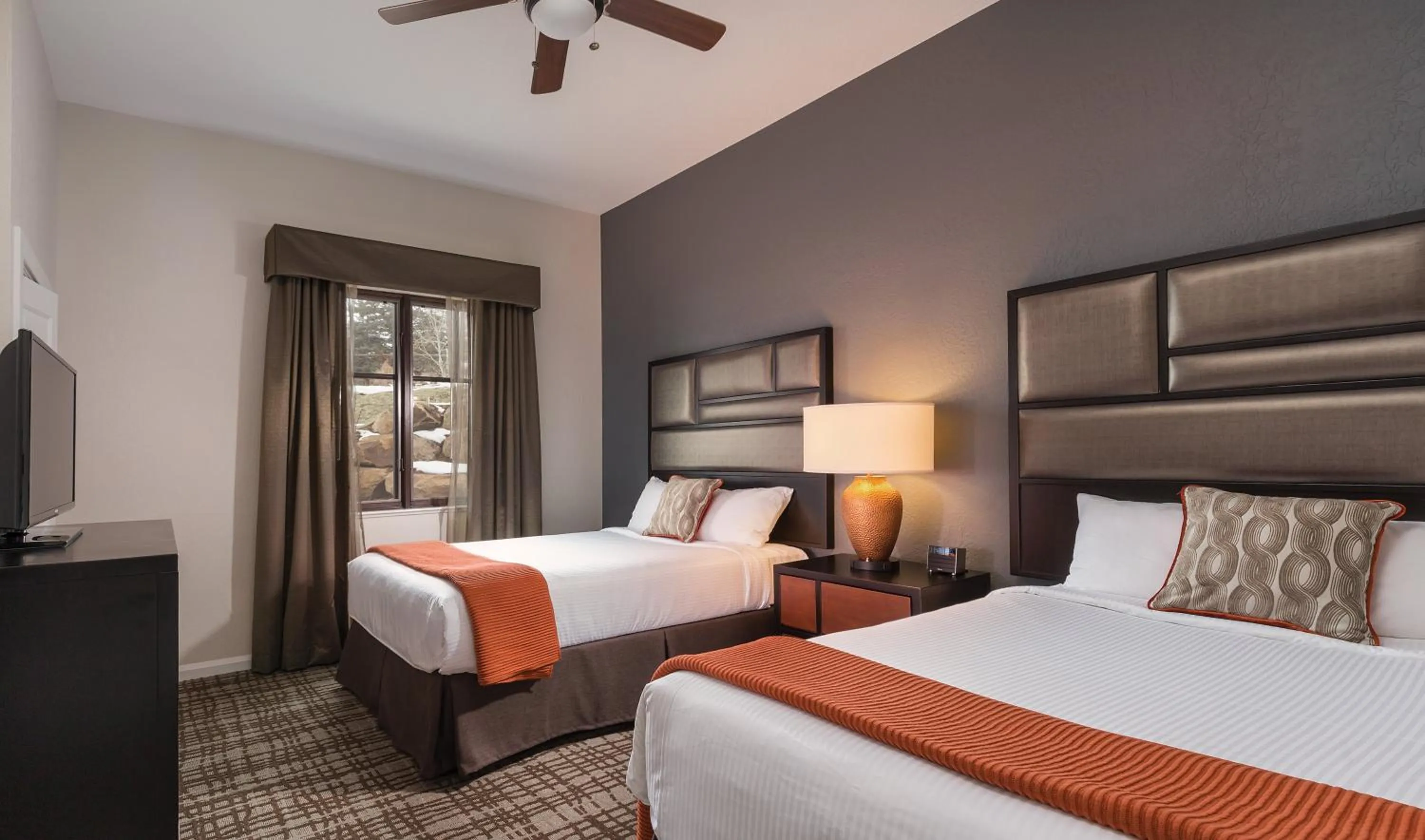 Photo of the whole room, Bed in Club Wyndham Park City