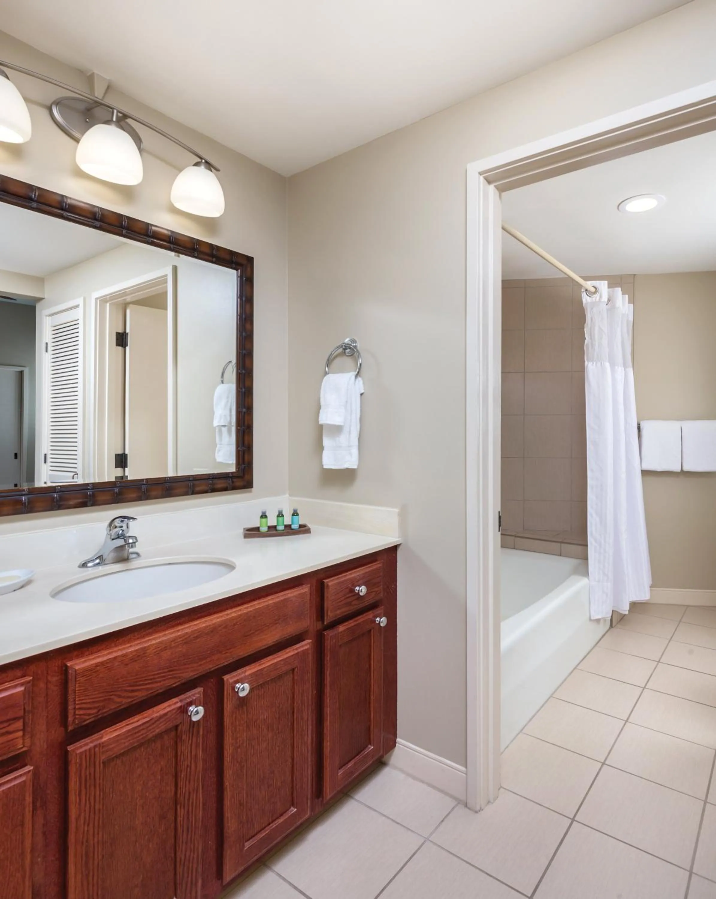 Bathroom in Wyndham Royal Sea Cliff Resort