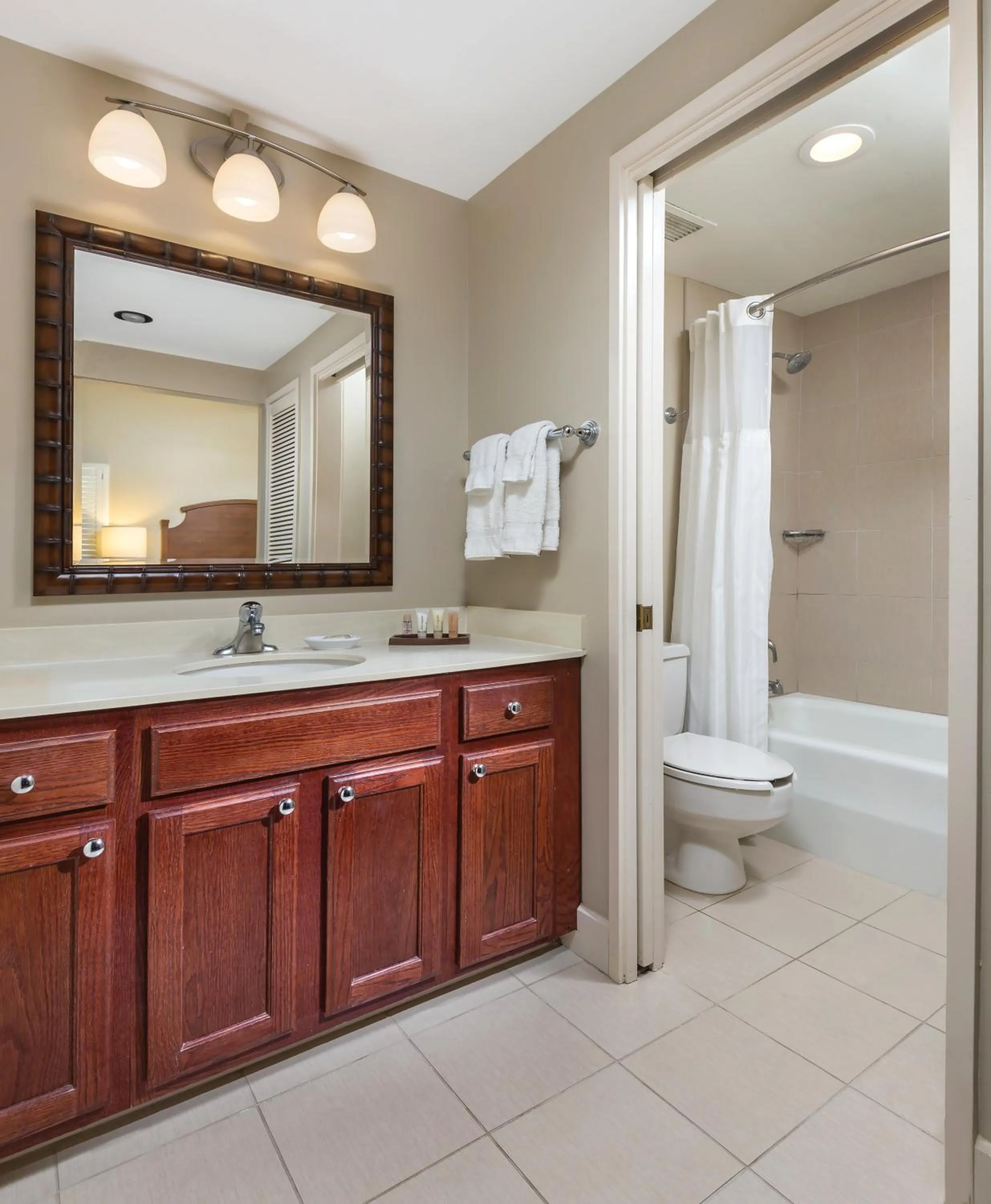 Bathroom in Wyndham Royal Sea Cliff Resort