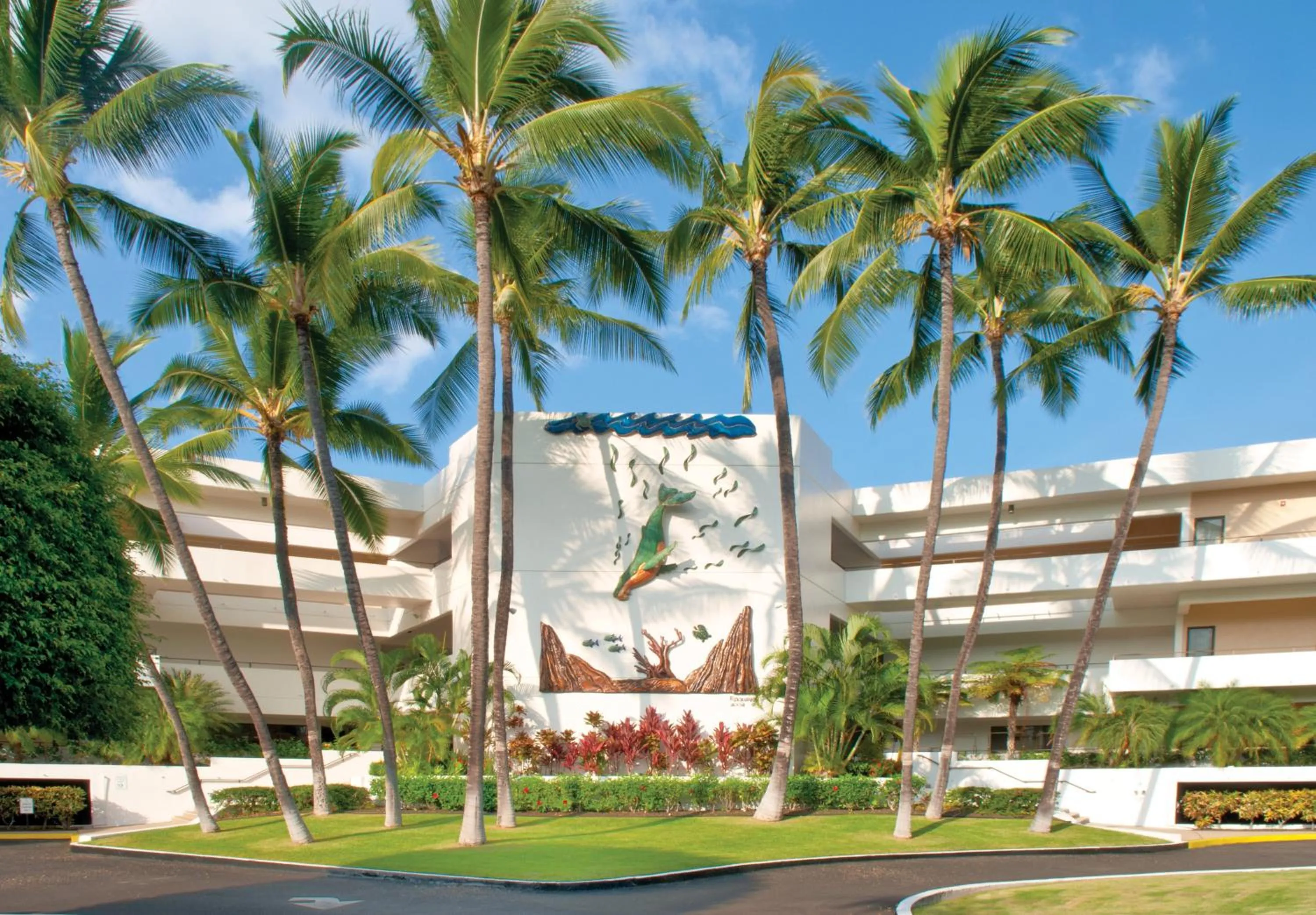 Property building in Wyndham Royal Sea Cliff Resort