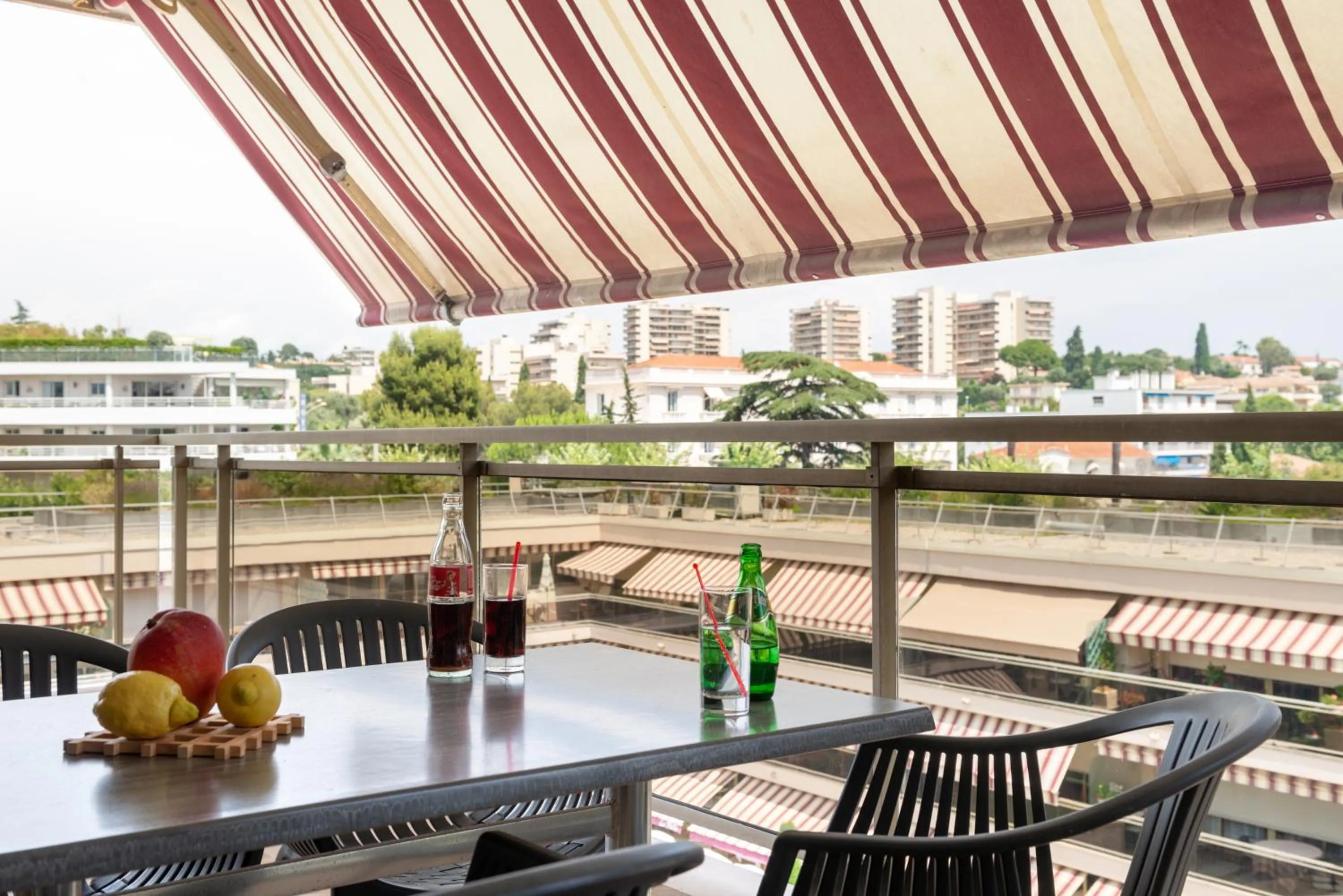 Balcony/Terrace in The Originals Résidence, Les Strélitzias
