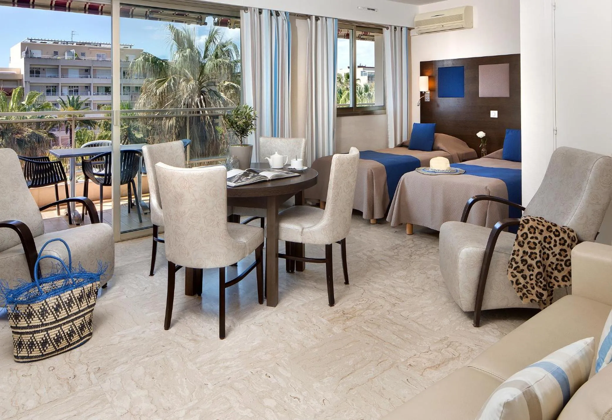 Living room in The Originals Résidence, Les Strélitzias