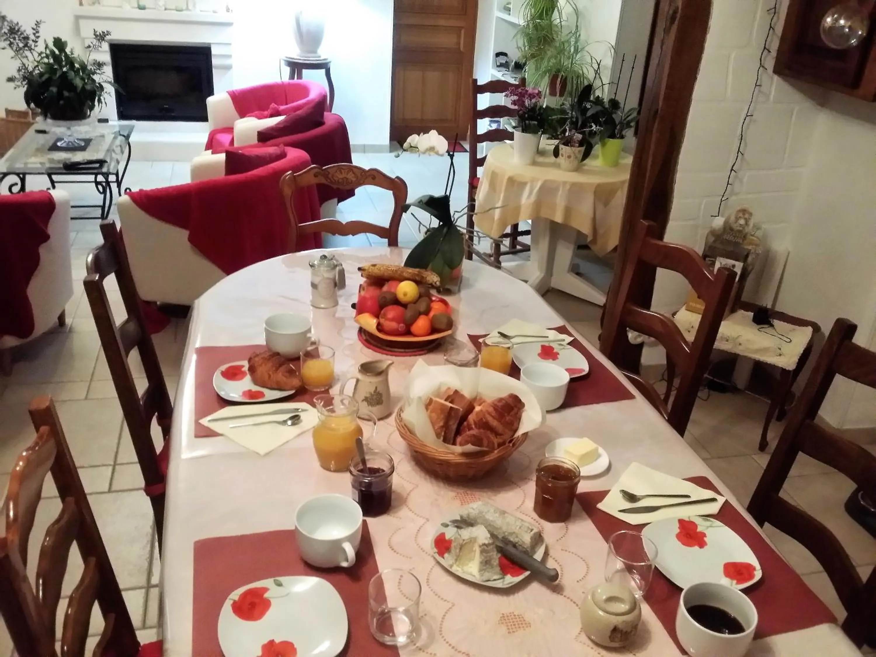 Continental breakfast in Chambres D'hôtes Anne-Marie
