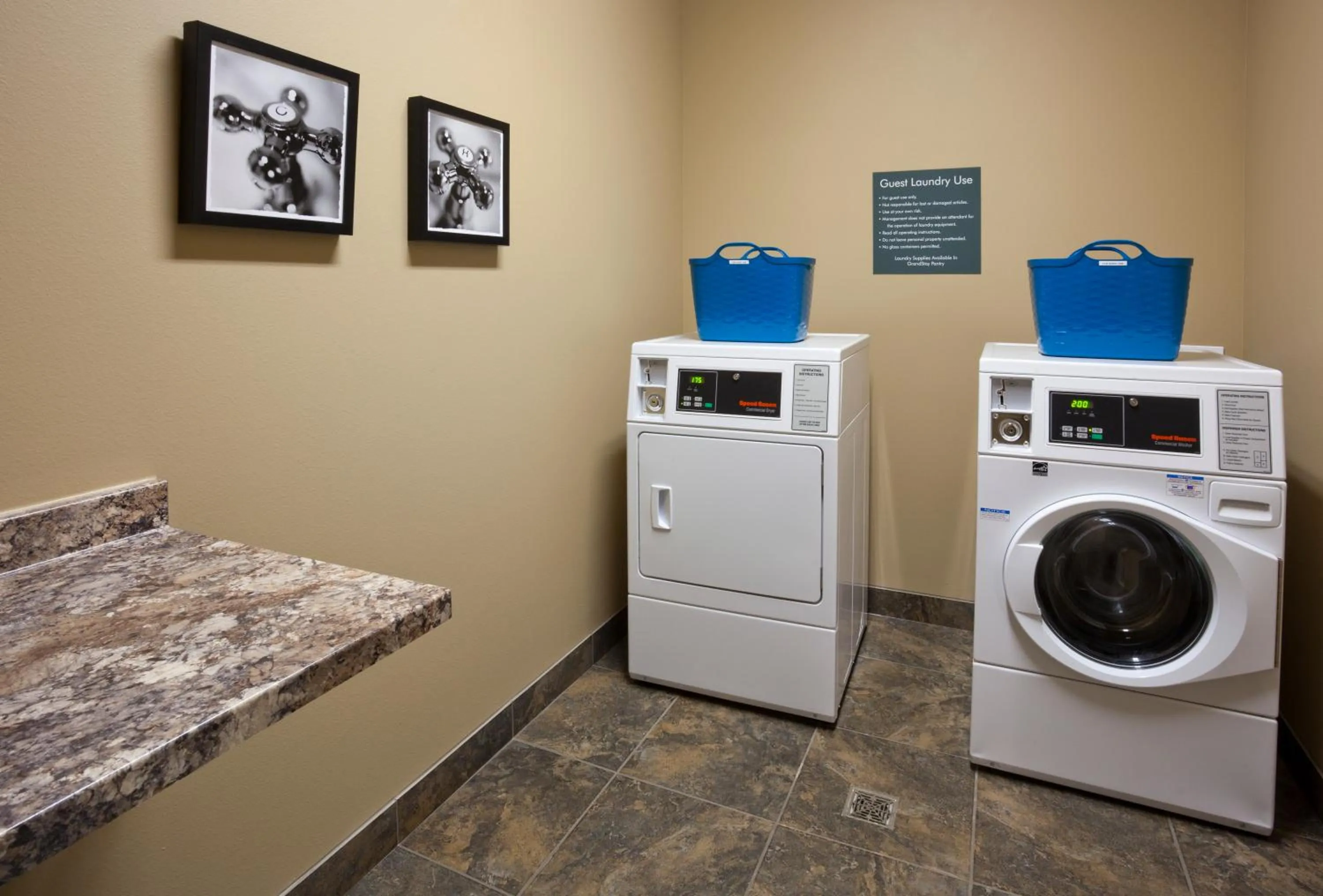 Area and facilities in GrandStay Hotel & Suites Valley City