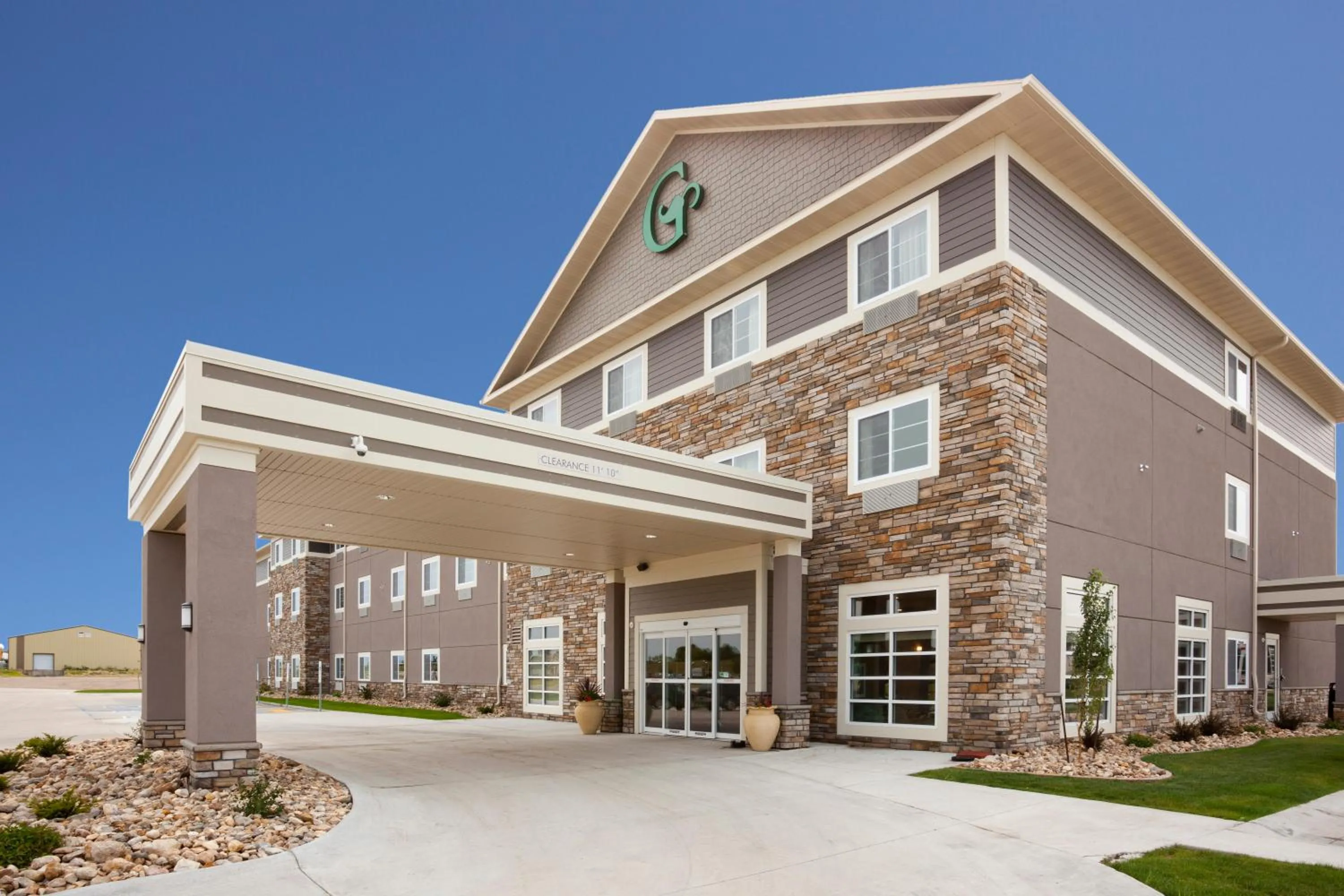 Facade/entrance in GrandStay Hotel & Suites Valley City