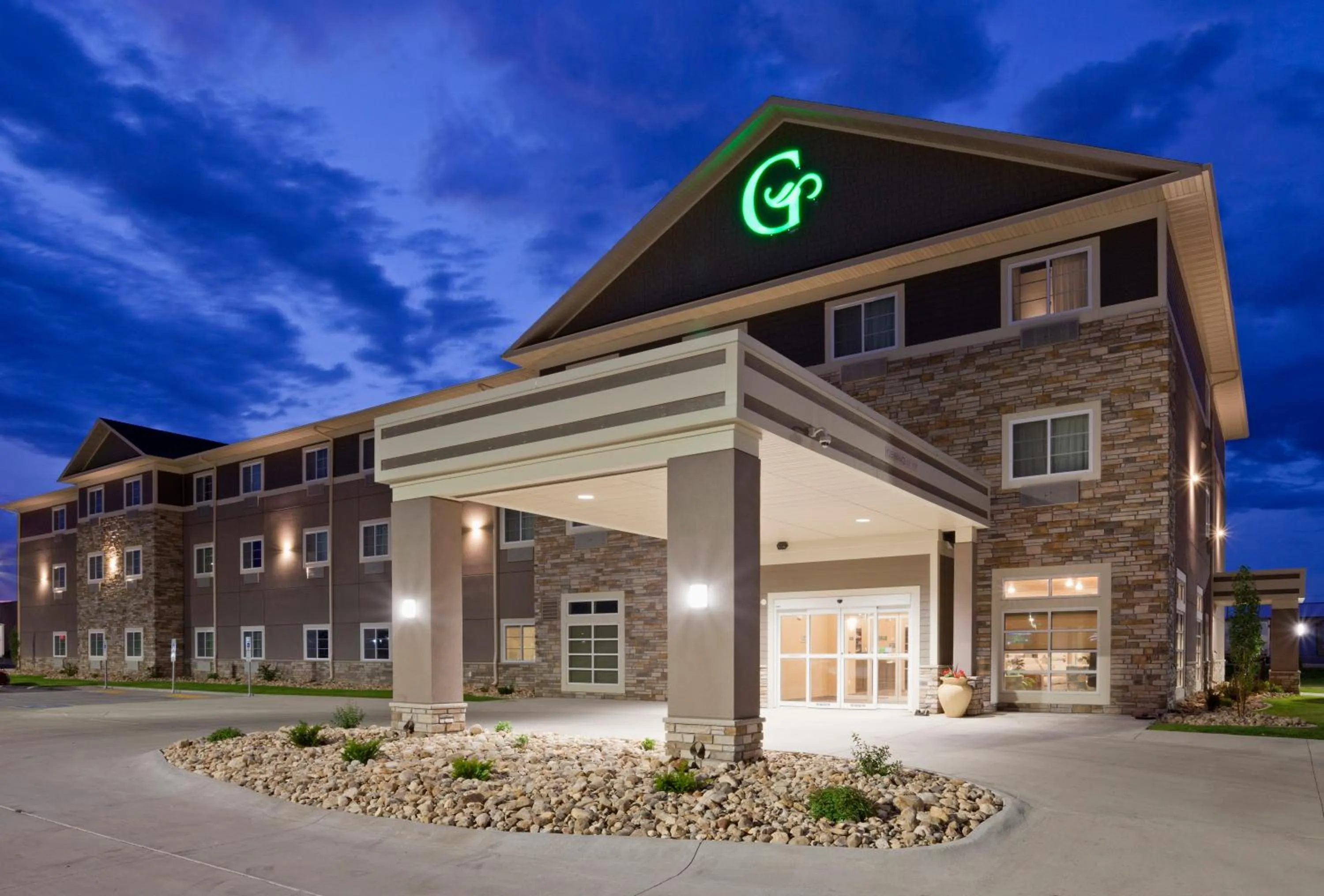 Facade/entrance in GrandStay Hotel & Suites Valley City