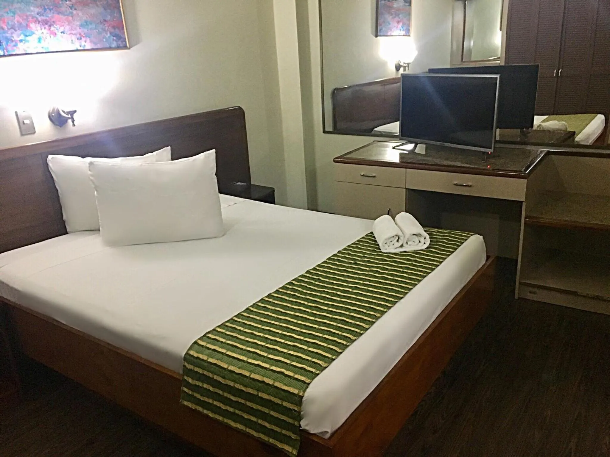 Bedroom, Bed in Hotel Ambassador