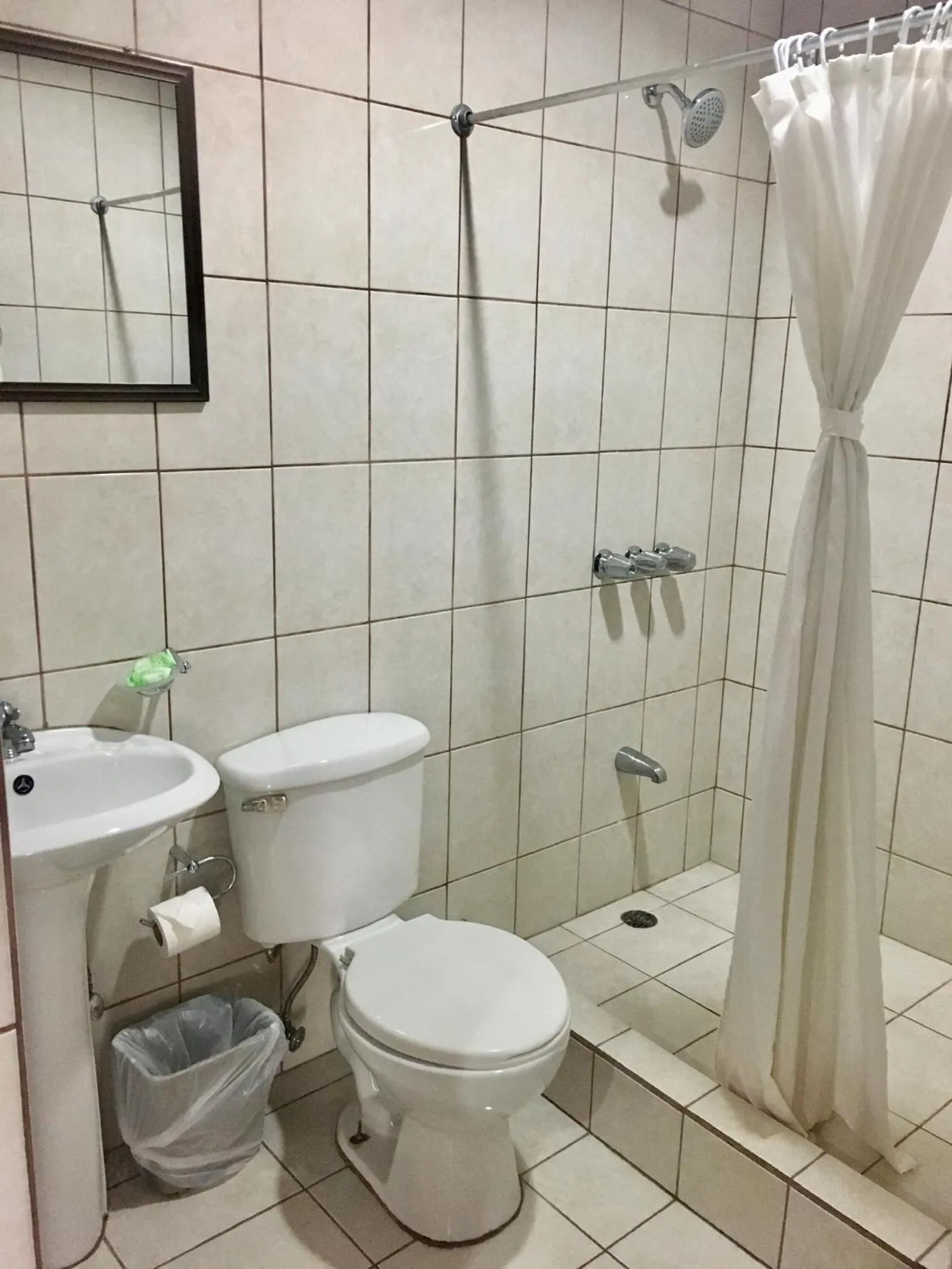 Bathroom in Hotel Ambassador