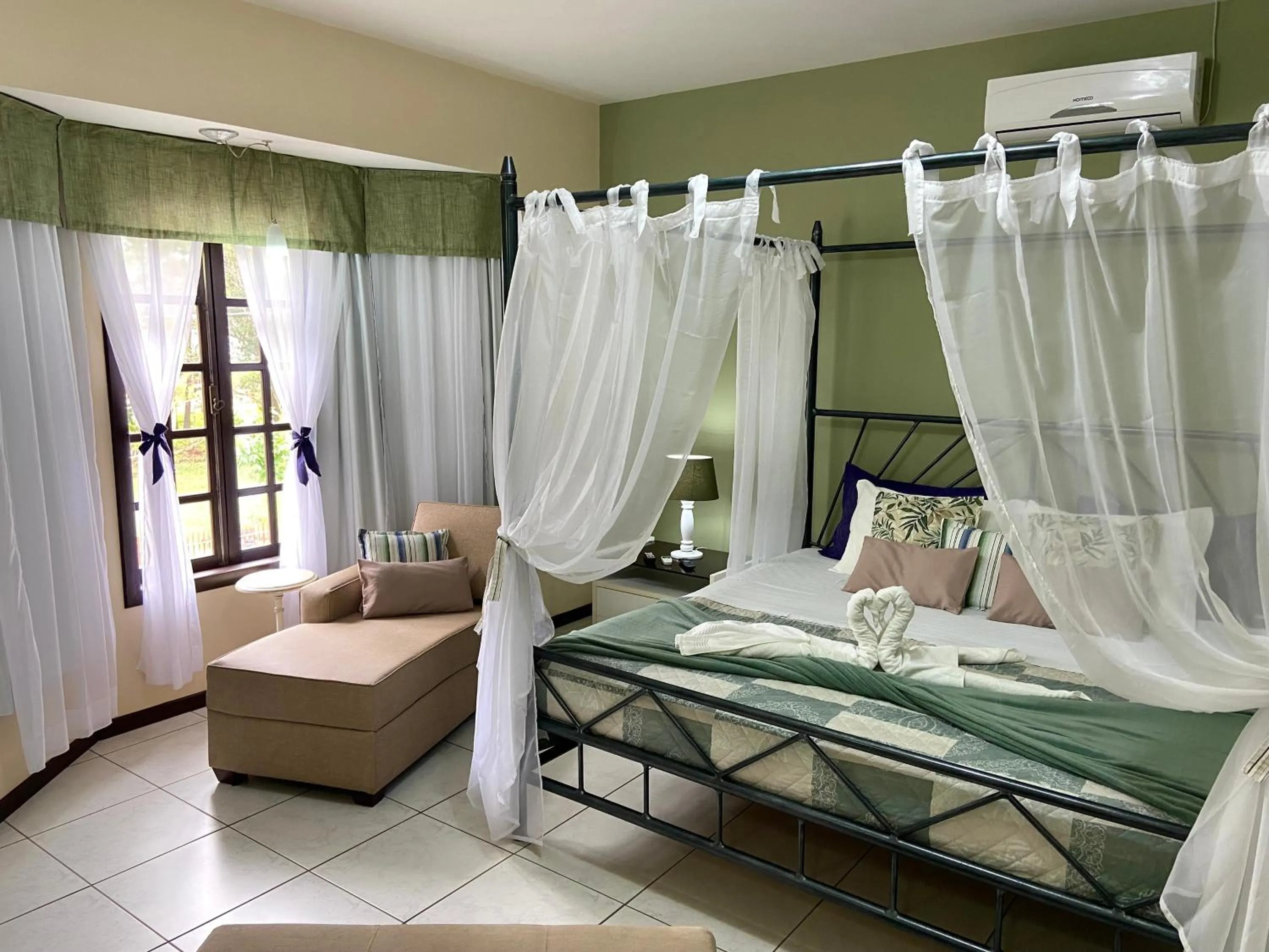 Photo of the whole room, Bed in Pousada Canasvieiras