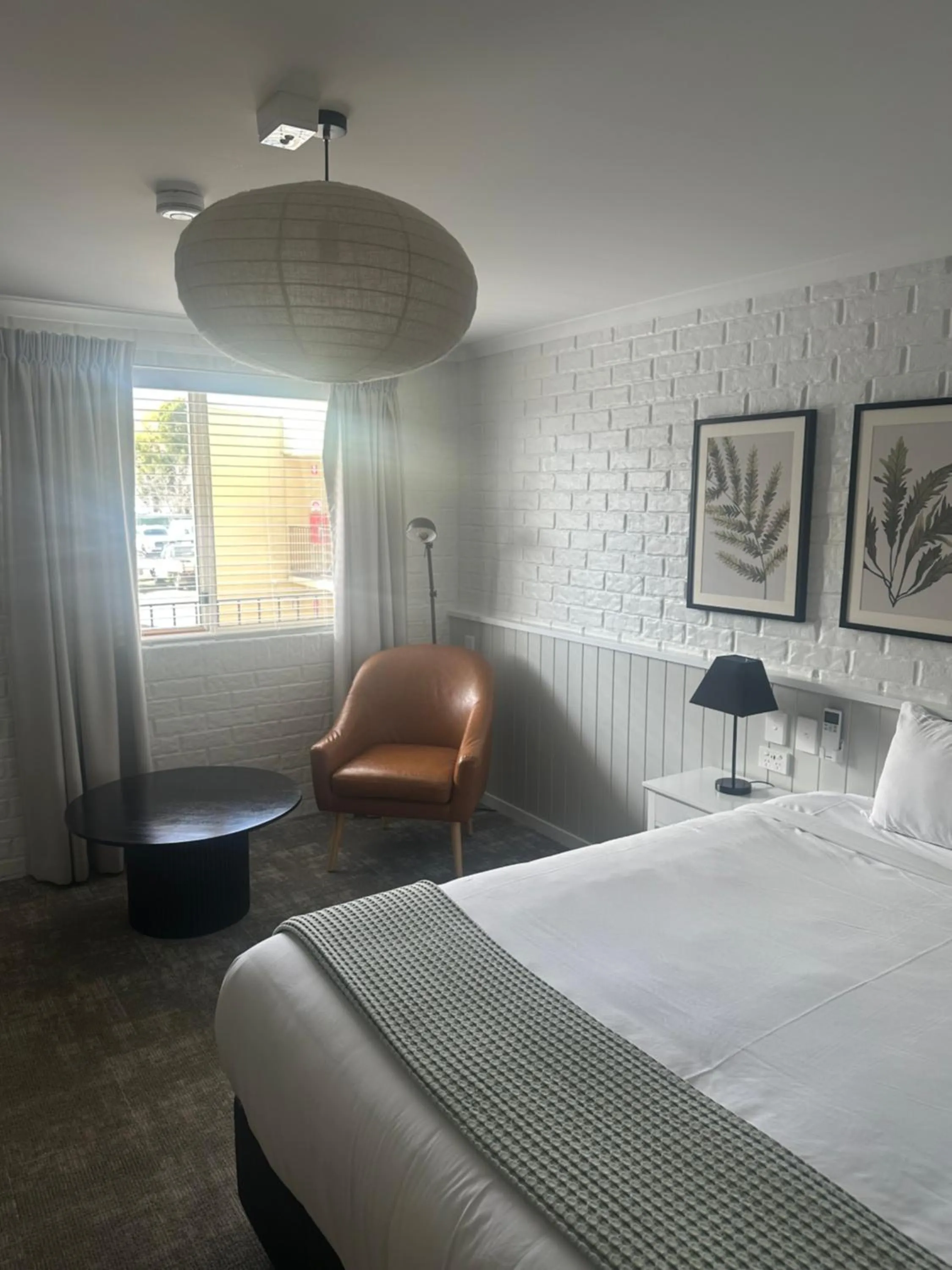 Bed in The Shamrock Hotel