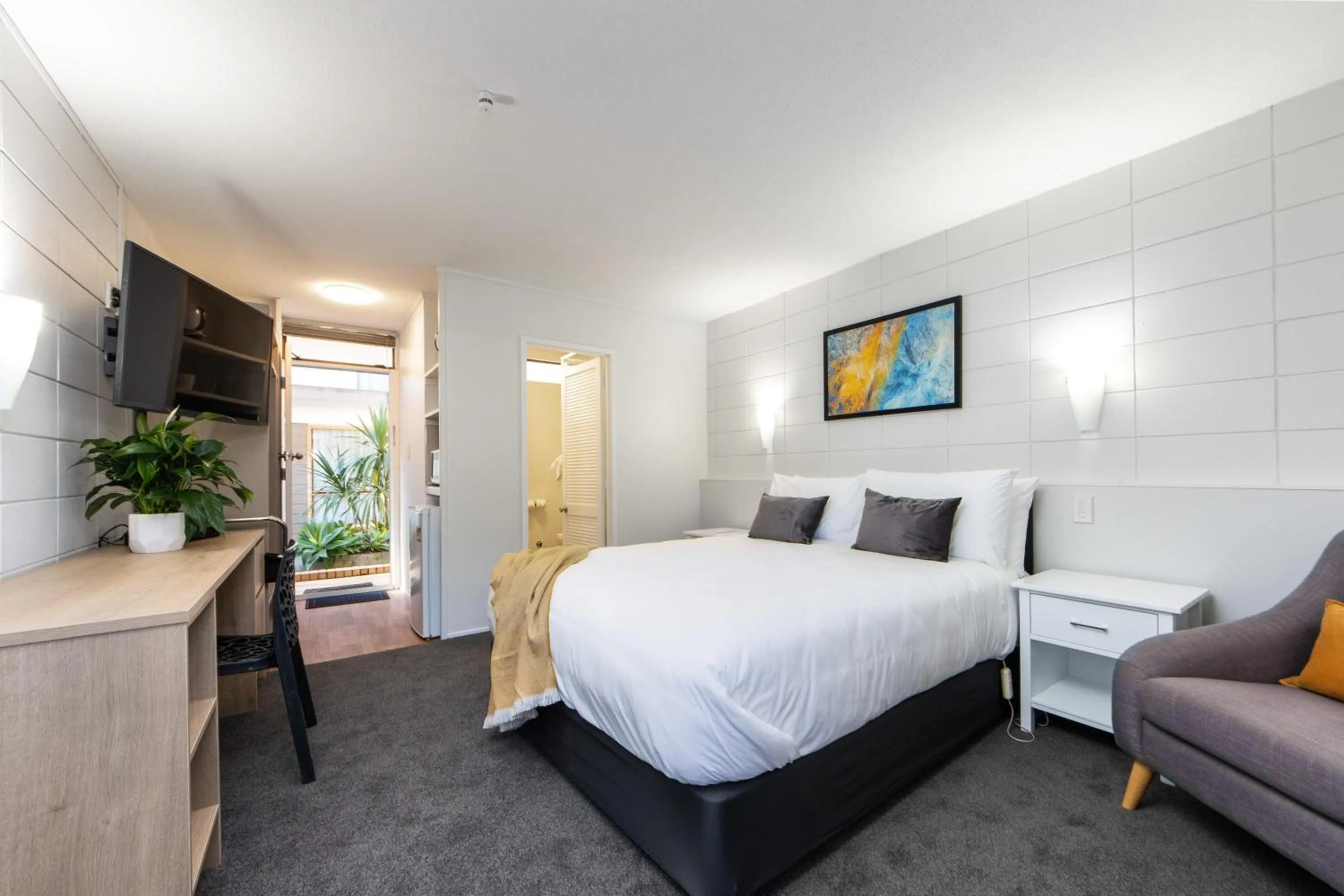 Bedroom, Bed in Epsom Motel