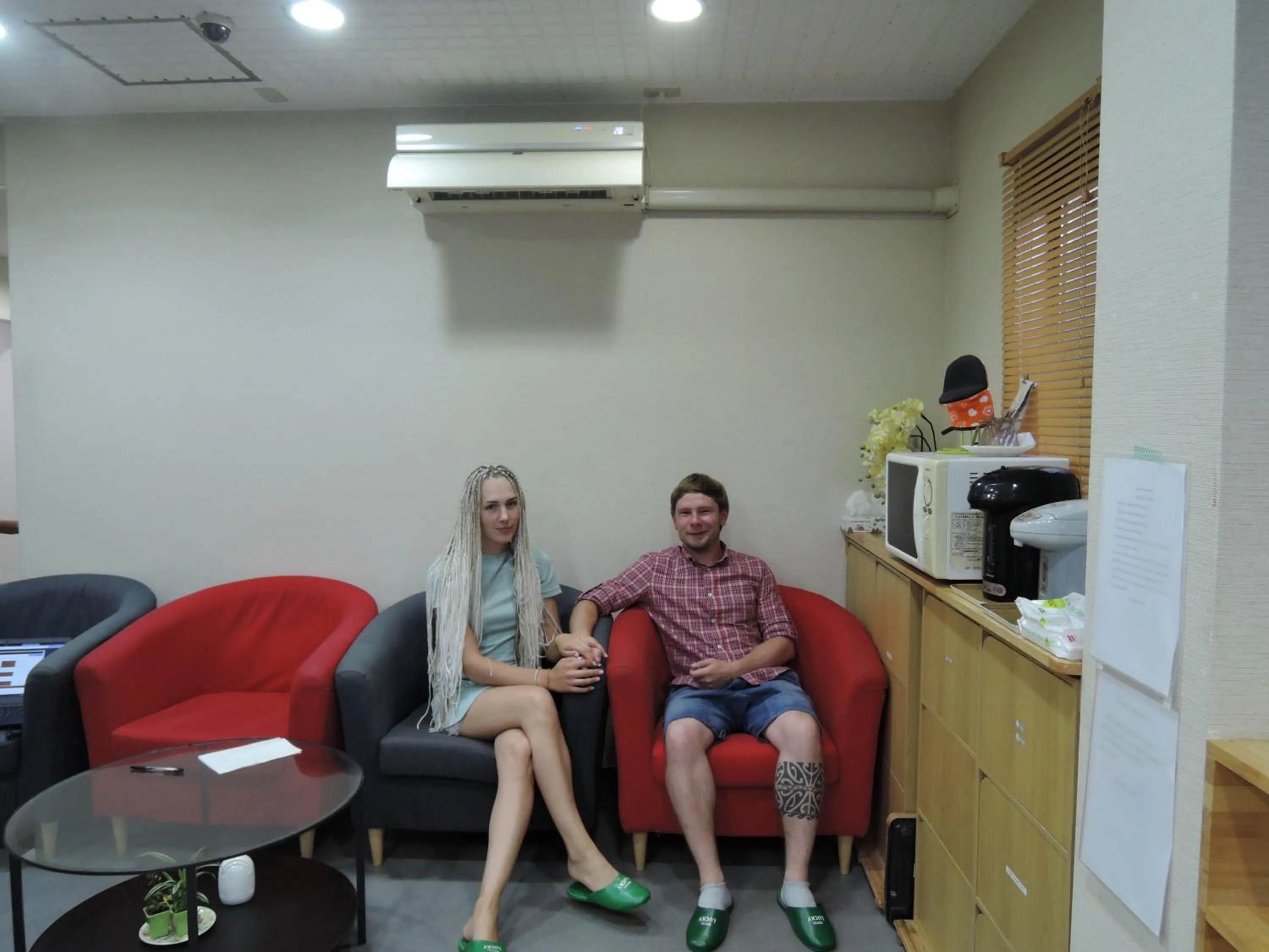 Guests in Hotel Lucky