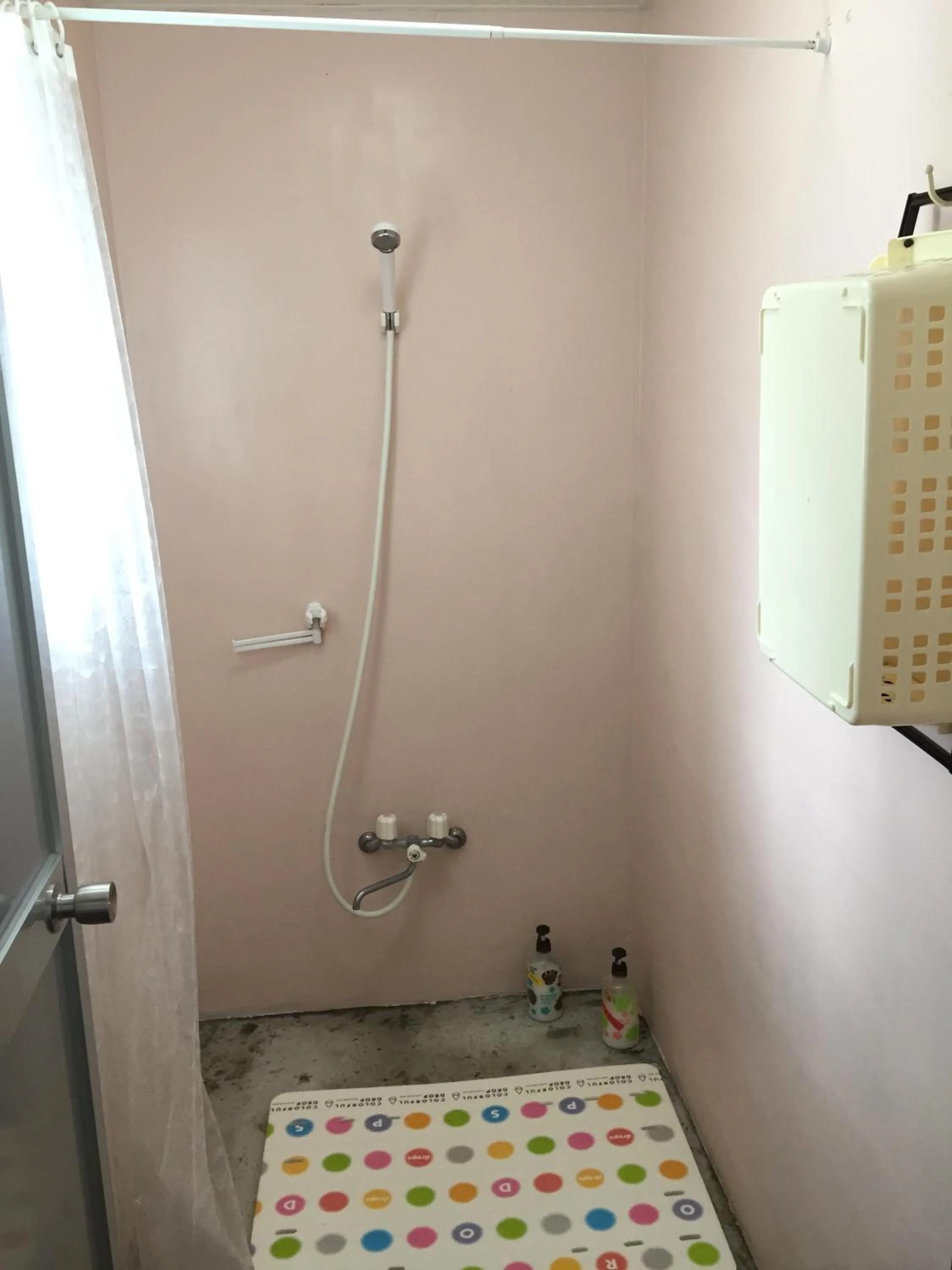 Shower in Guest House Isa