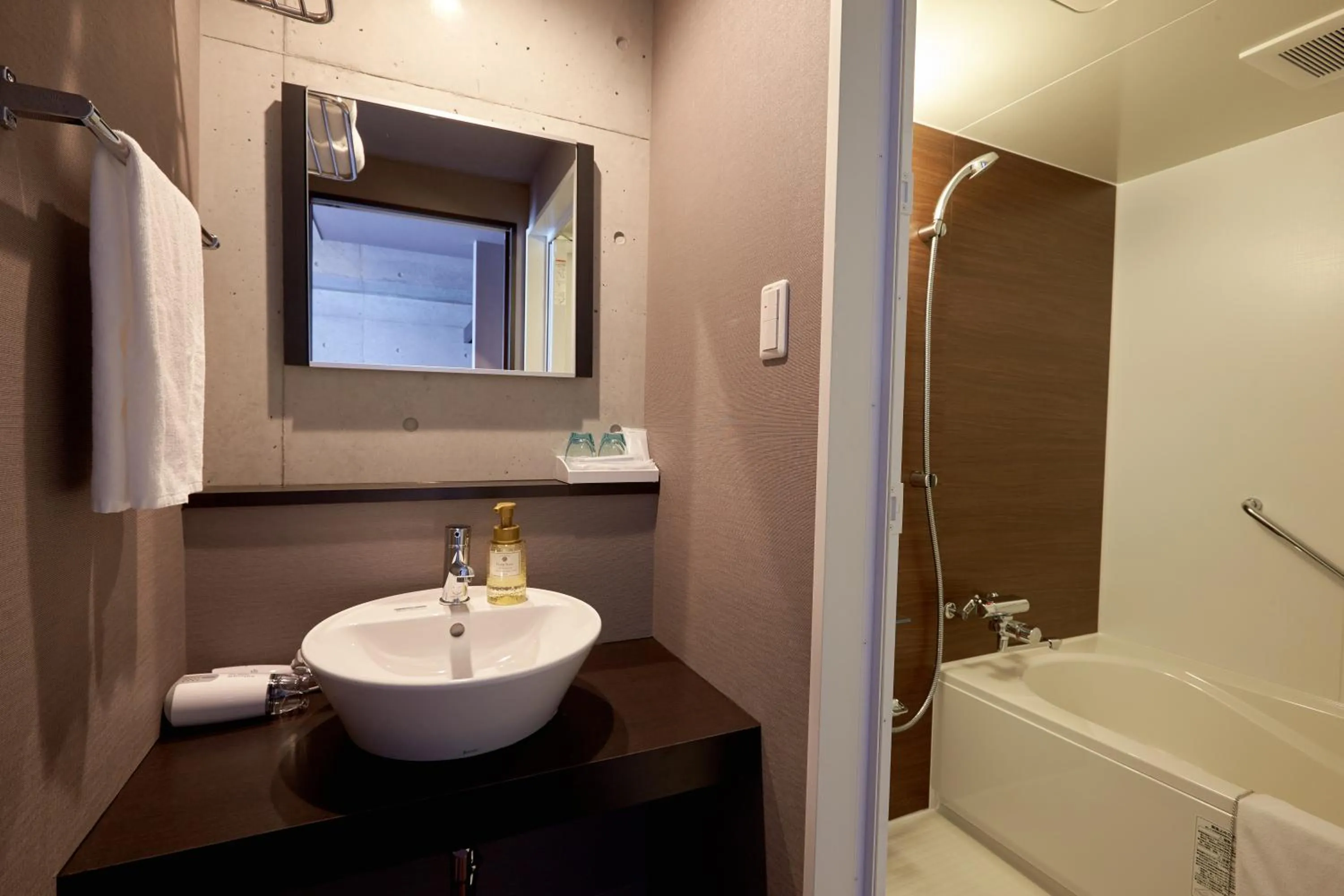 Shower in NAHA-WEST INN