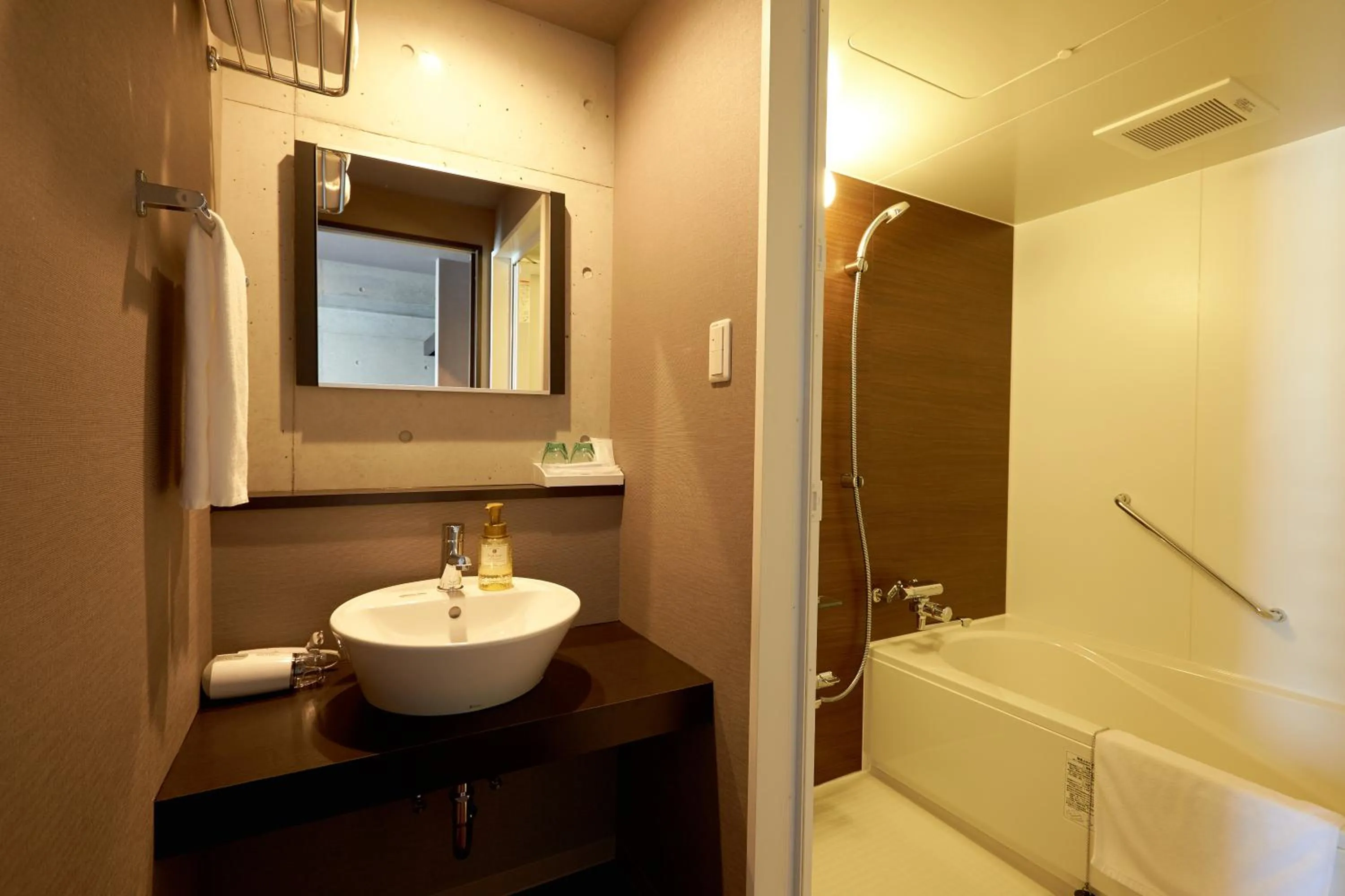 Shower in NAHA-WEST INN